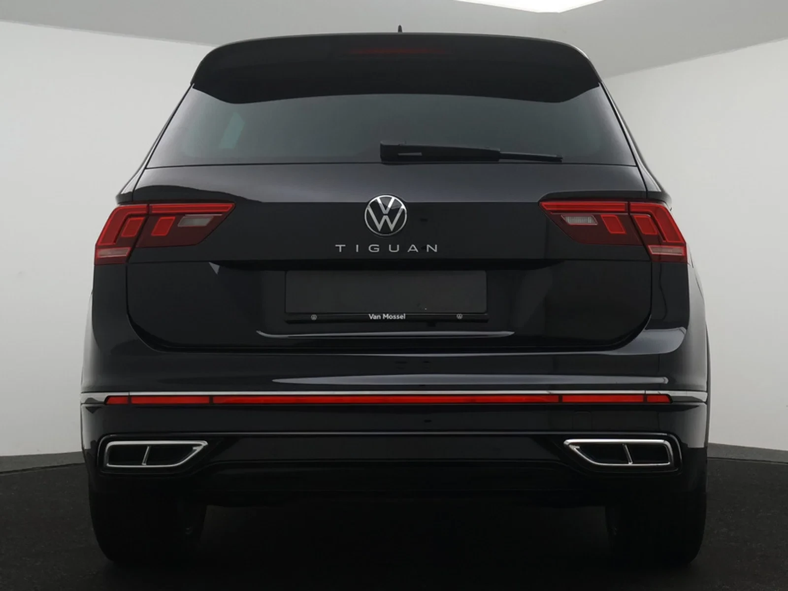Volkswagen Tiguan Tiguan 1.5 TSI R-Line 150PK *AUTOMAAT*NAVI*BLTH*CRUISE*PDC*ZETELVERWARMING*SPORTSEATS*...