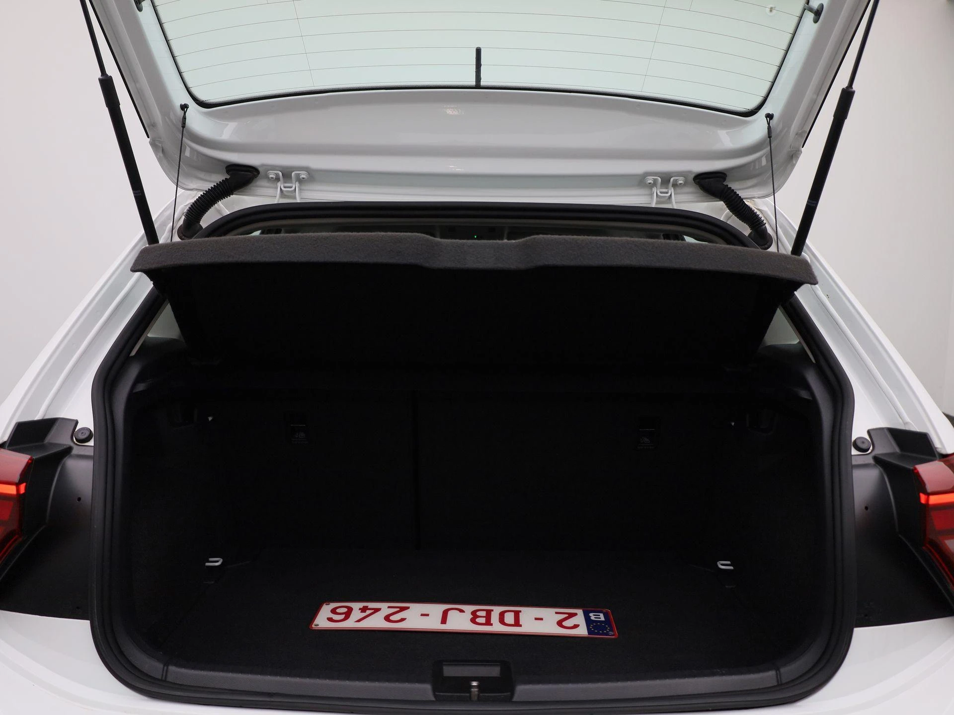Volkswagen-Polo-image-15