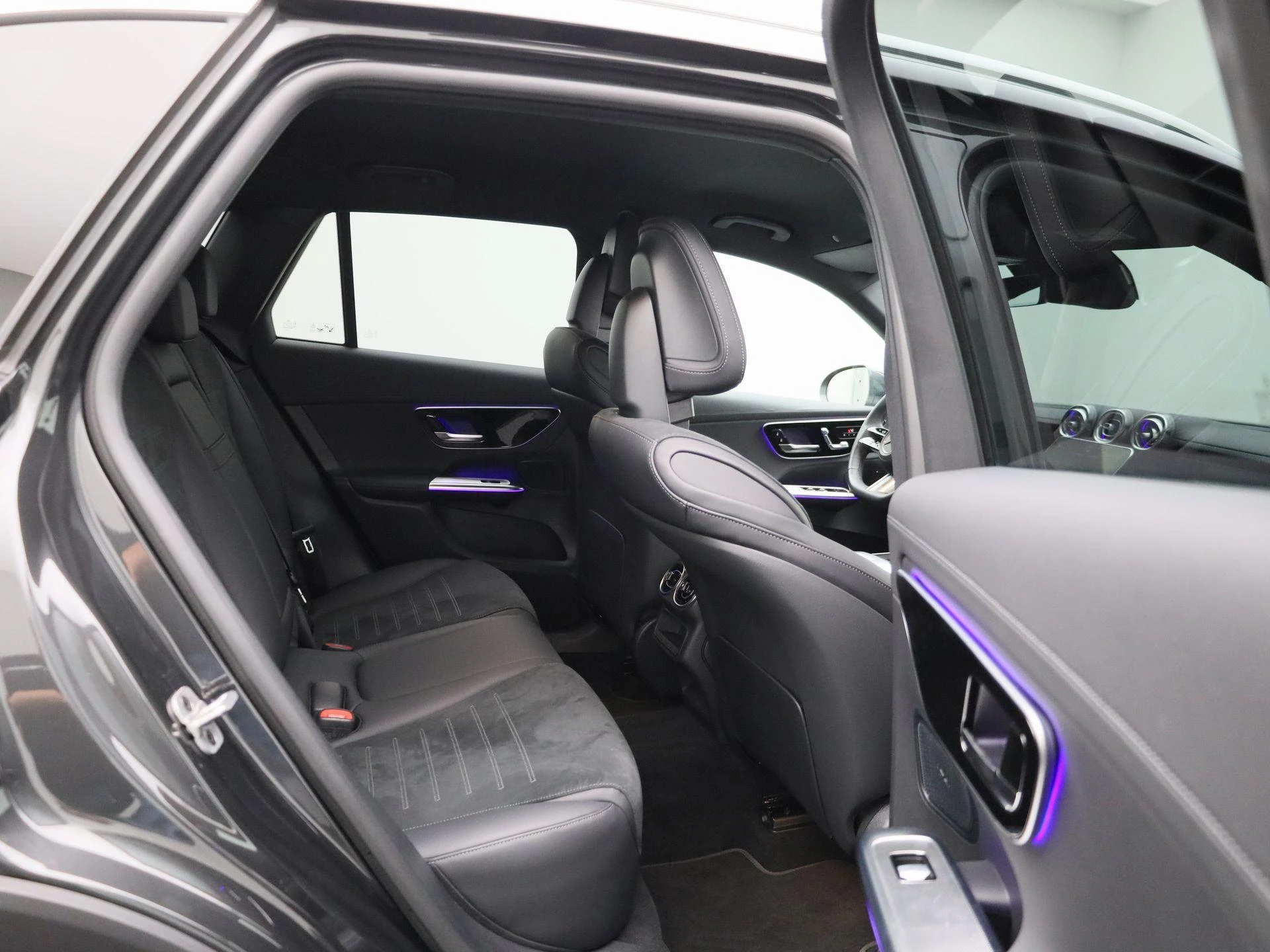 Mercedes-Benz-GLC-image-42