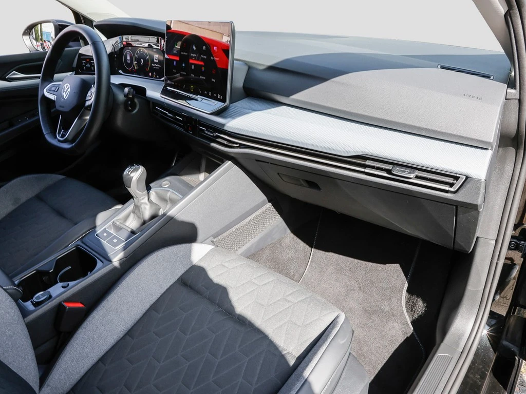 Volkswagen-Golf-image-7