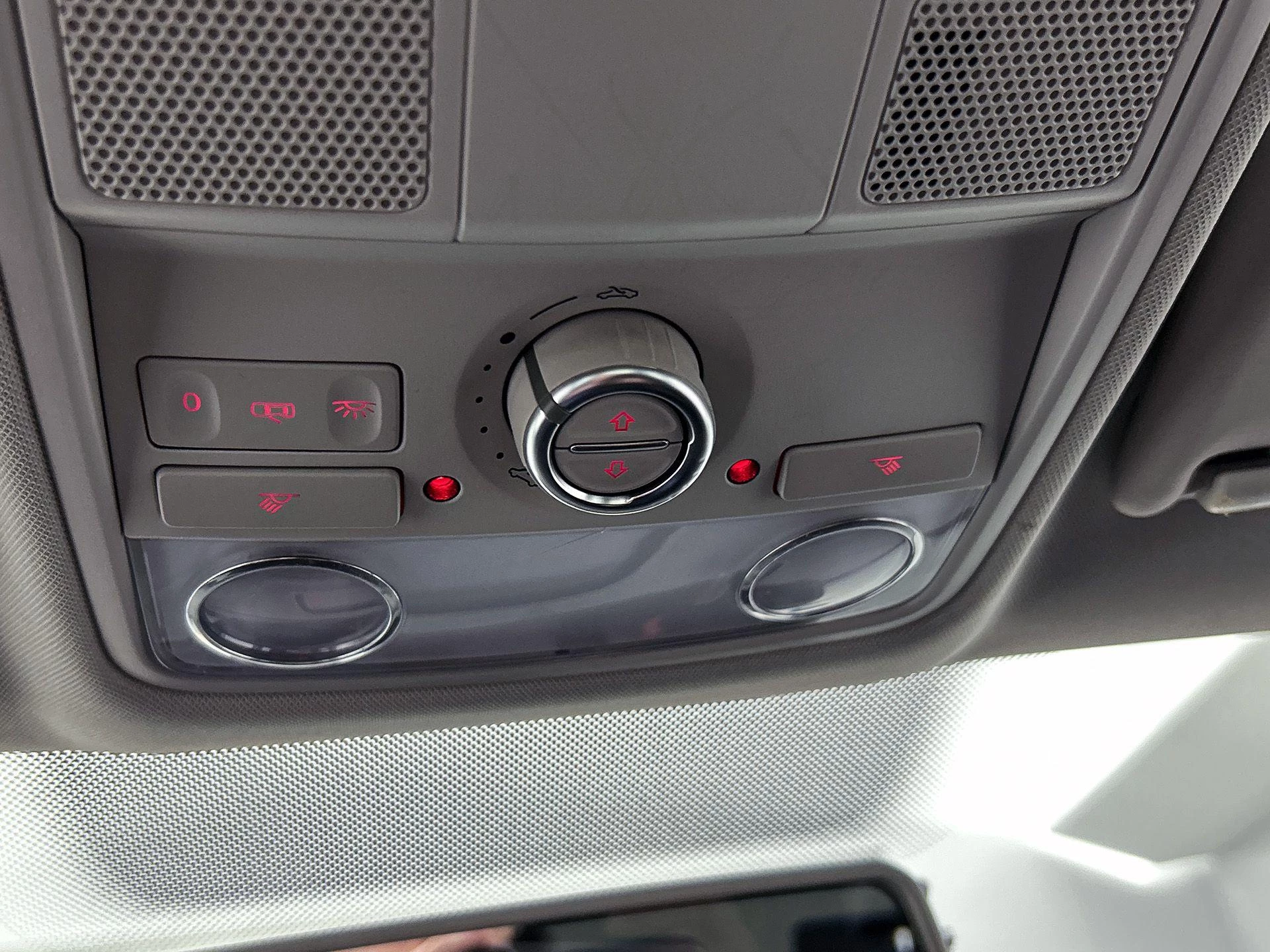 Volkswagen-Tiguan-image-15