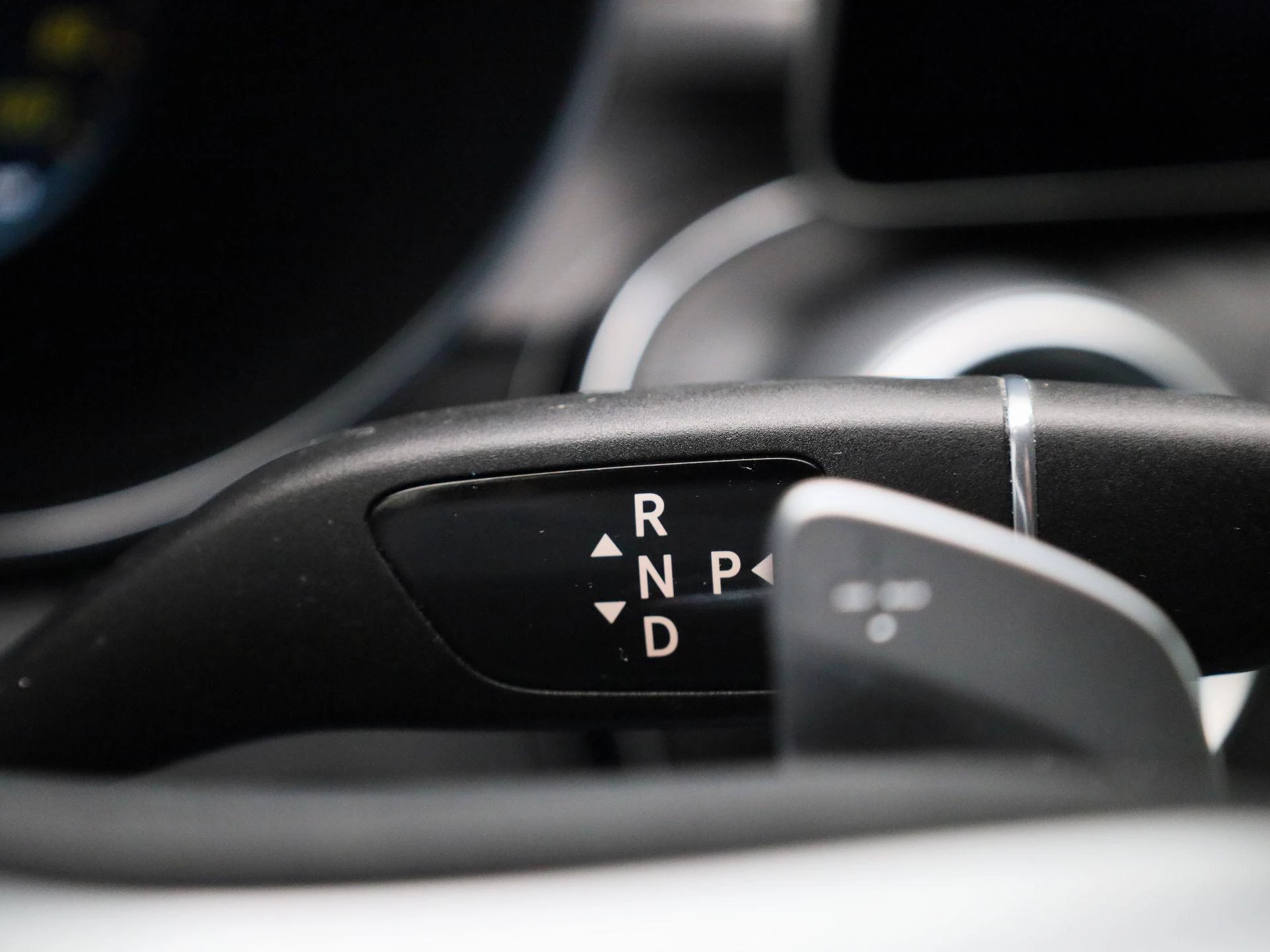 Mercedes-Benz-C-Klasse-image-24