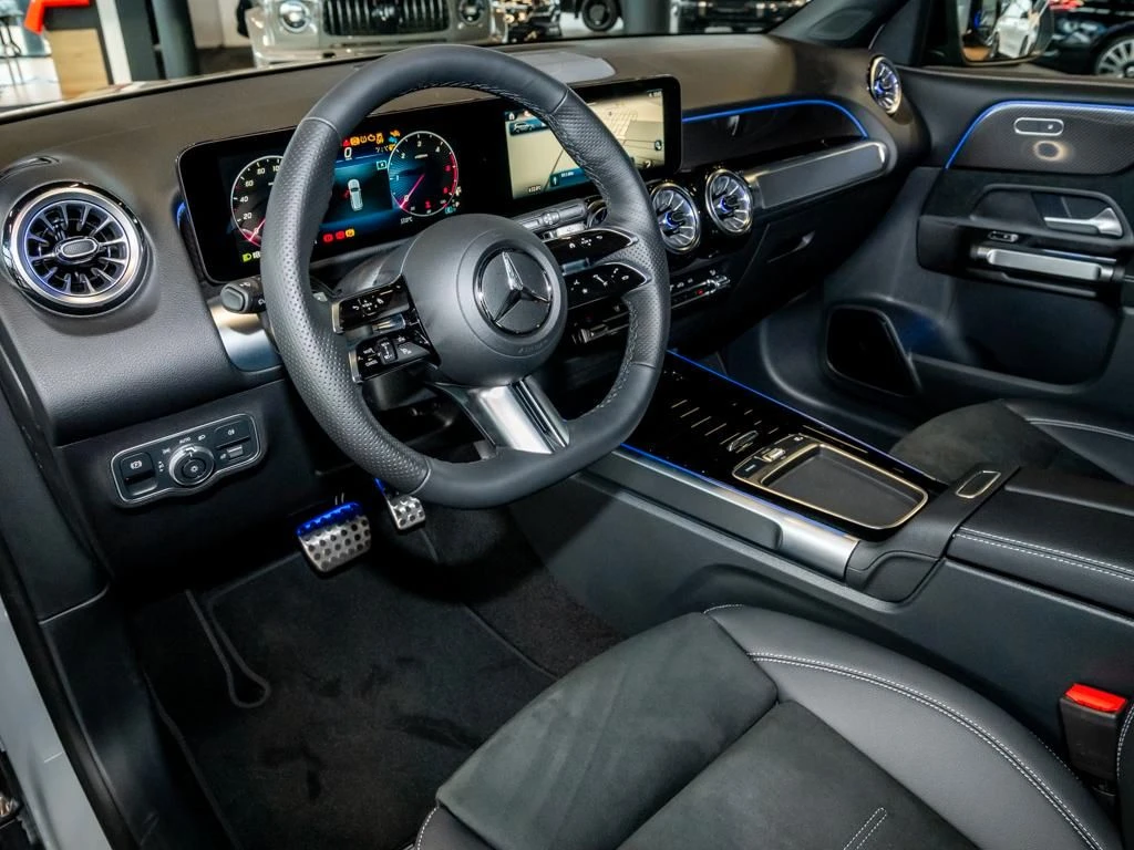 Mercedes-Benz-GLB 200 d-image-7