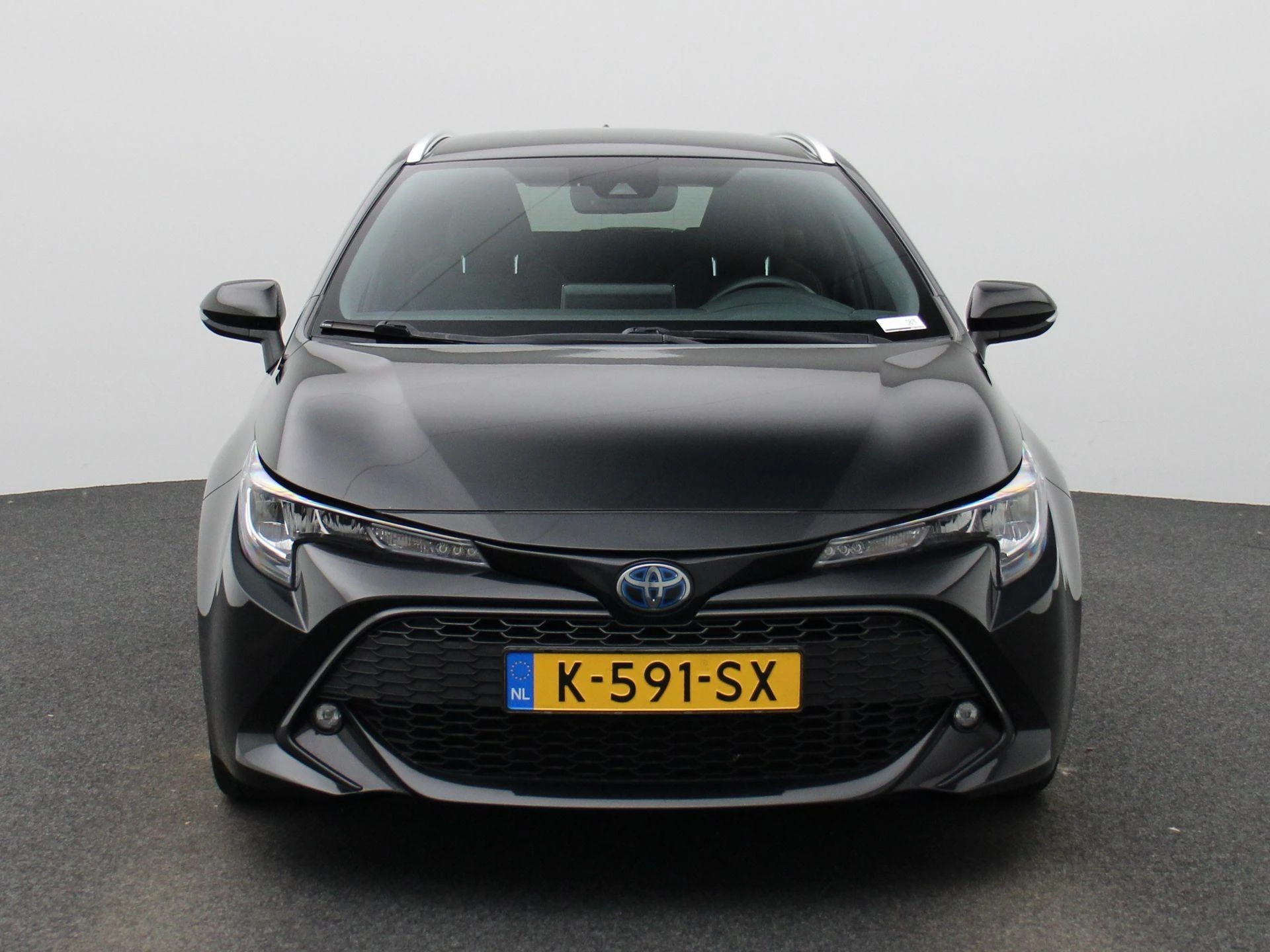 Toyota-Corolla Touring Sports-image-2