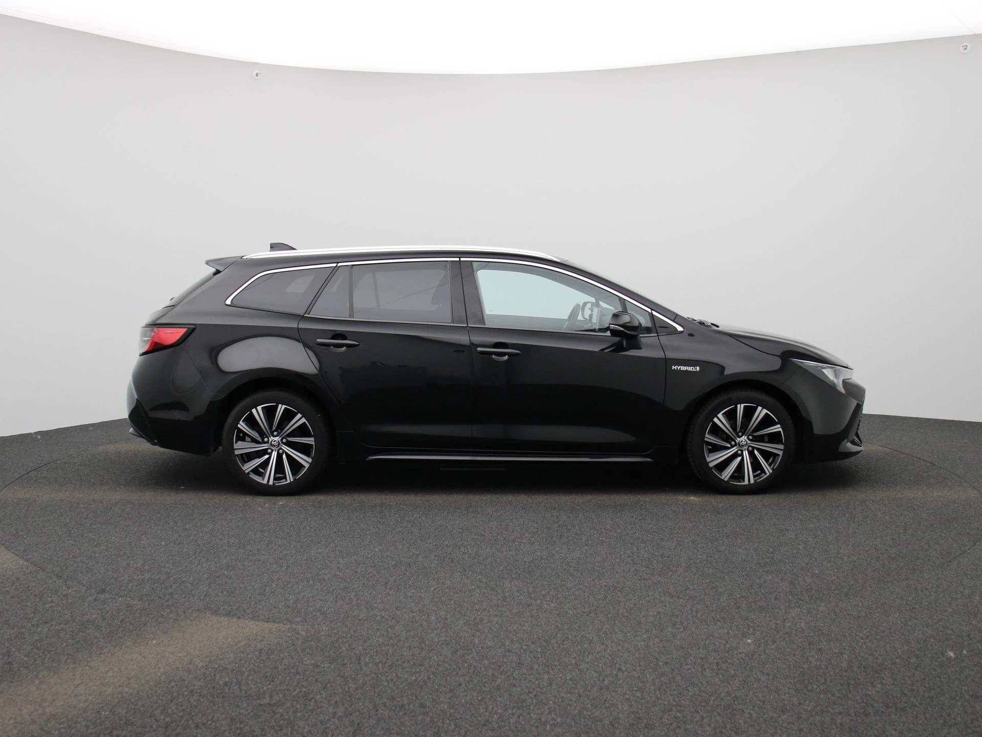 Toyota-Corolla Touring Sports-image-5