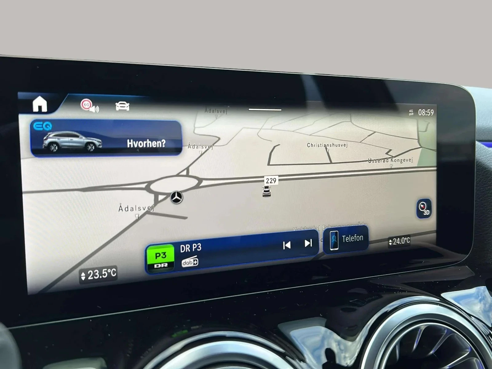 Mercedes-Benz-EQA-image-14