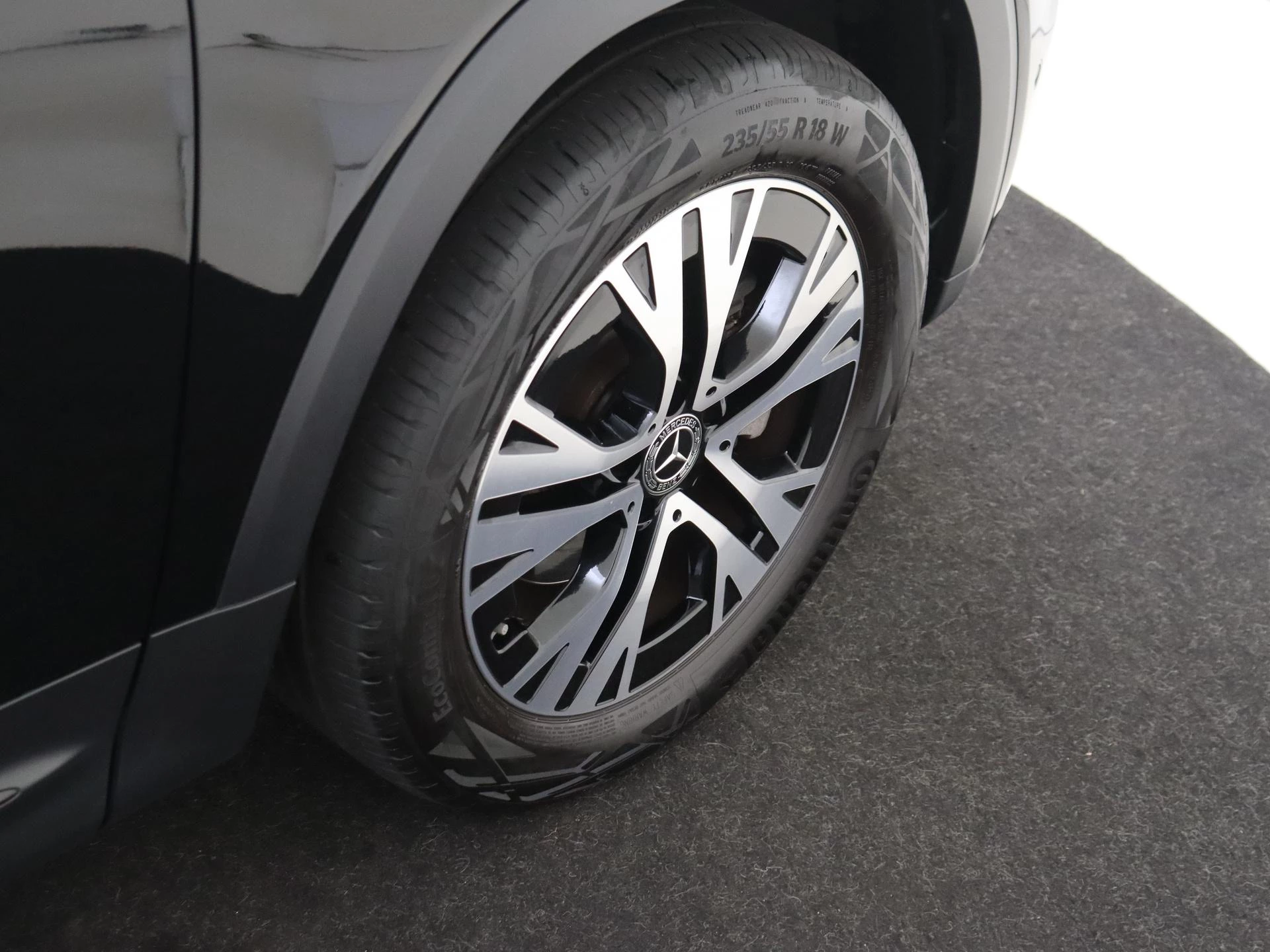 Mercedes-Benz-GLB-image-9