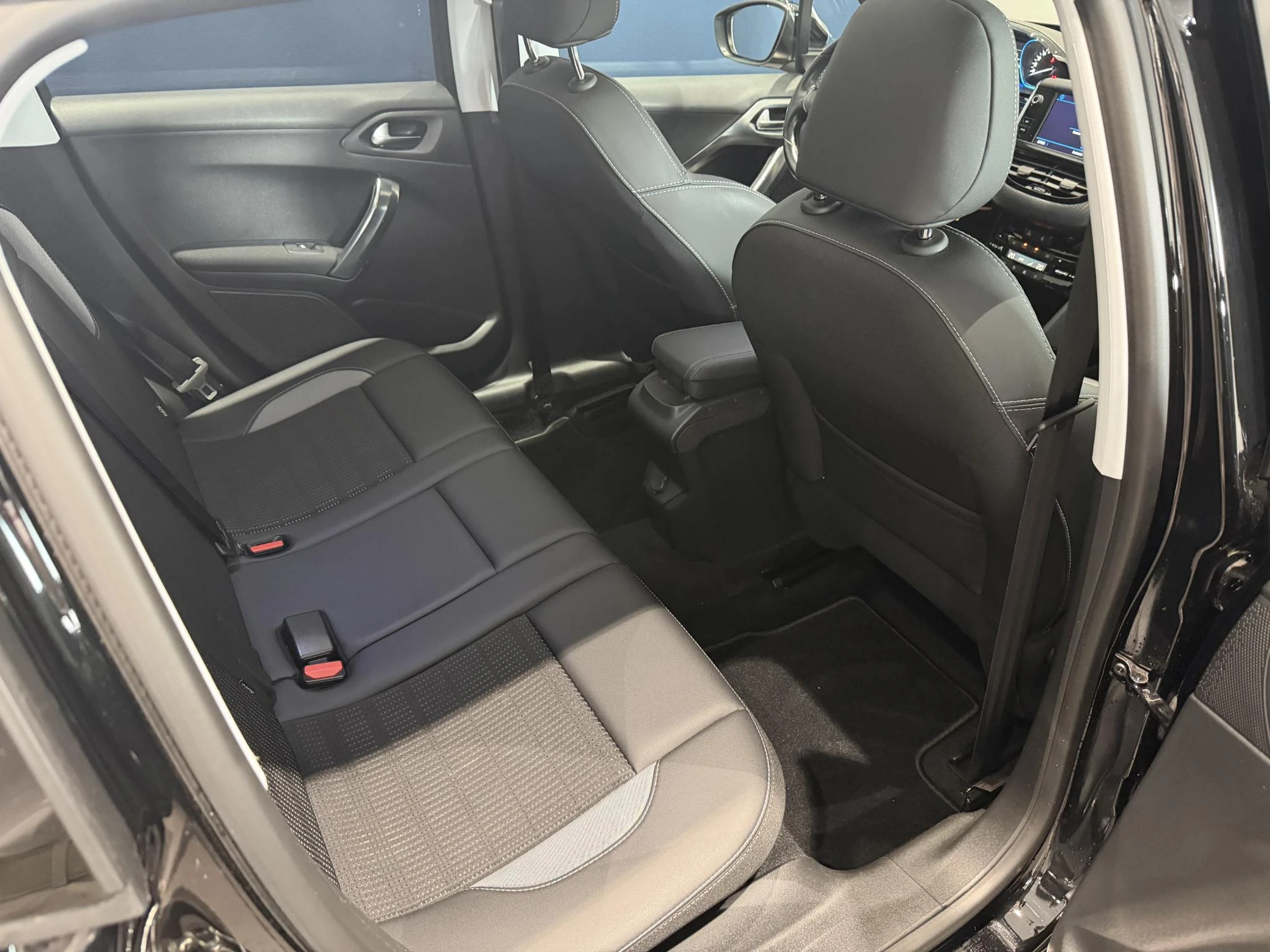 Peugeot-2008-image-12