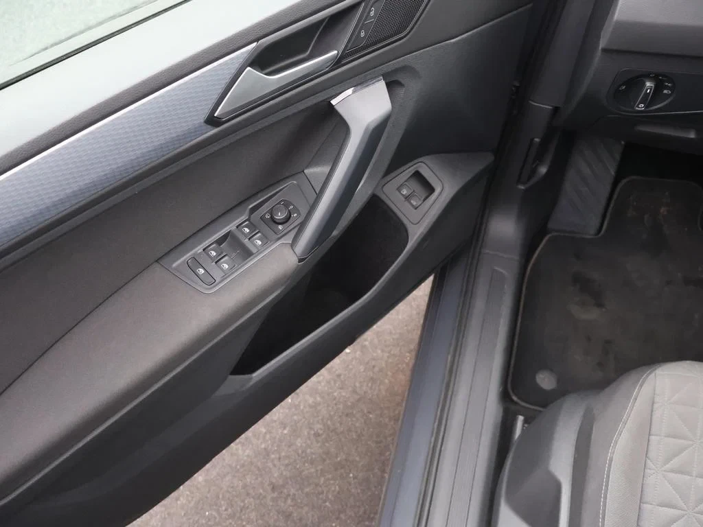 Volkswagen-Tiguan-image-16
