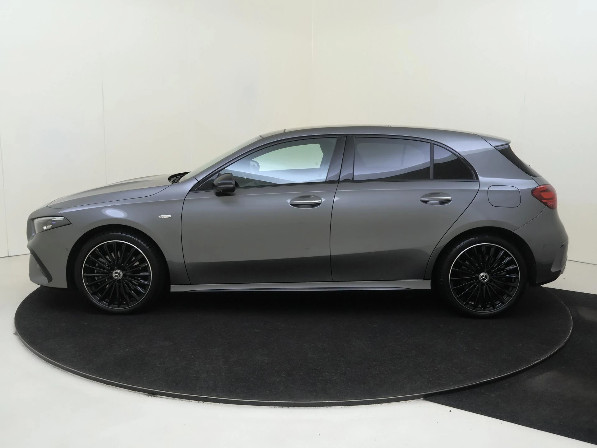 Mercedes-Benz-A-Klasse-image-7