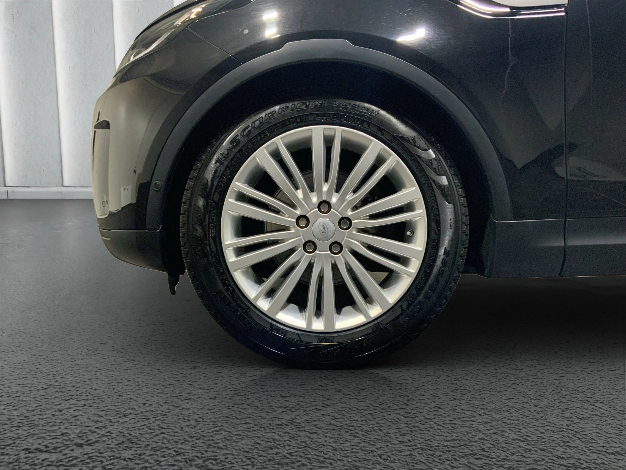 Land Rover-Discovery-image-5