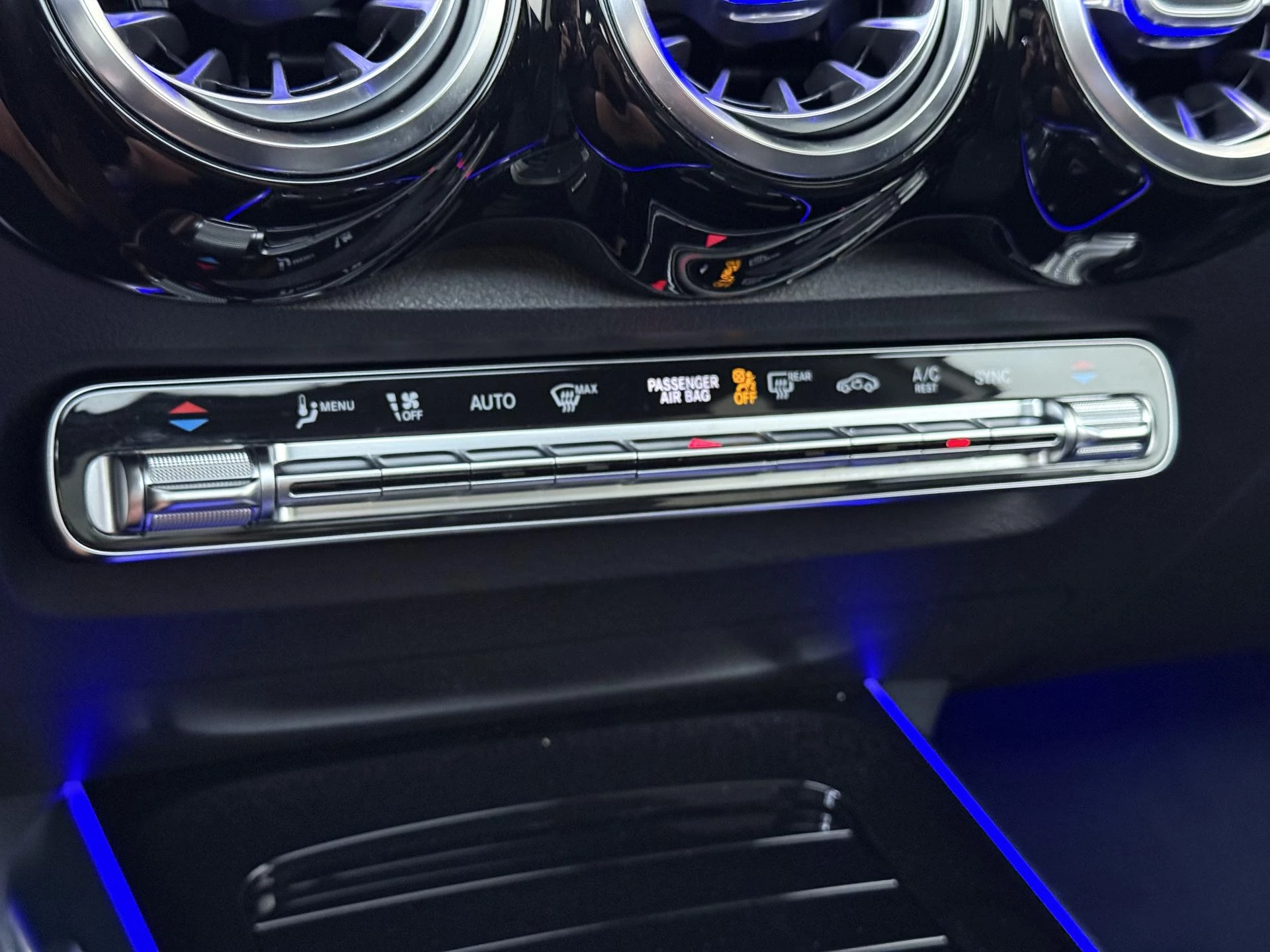 Mercedes-Benz GLB 180 Business Solution AMG