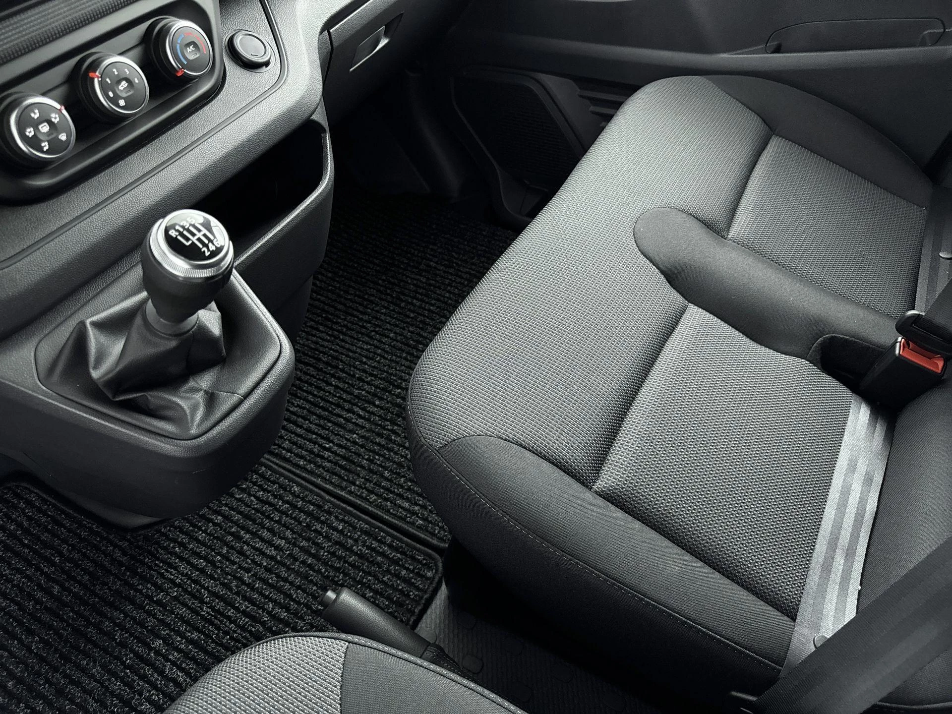 Renault-Trafic-image-6