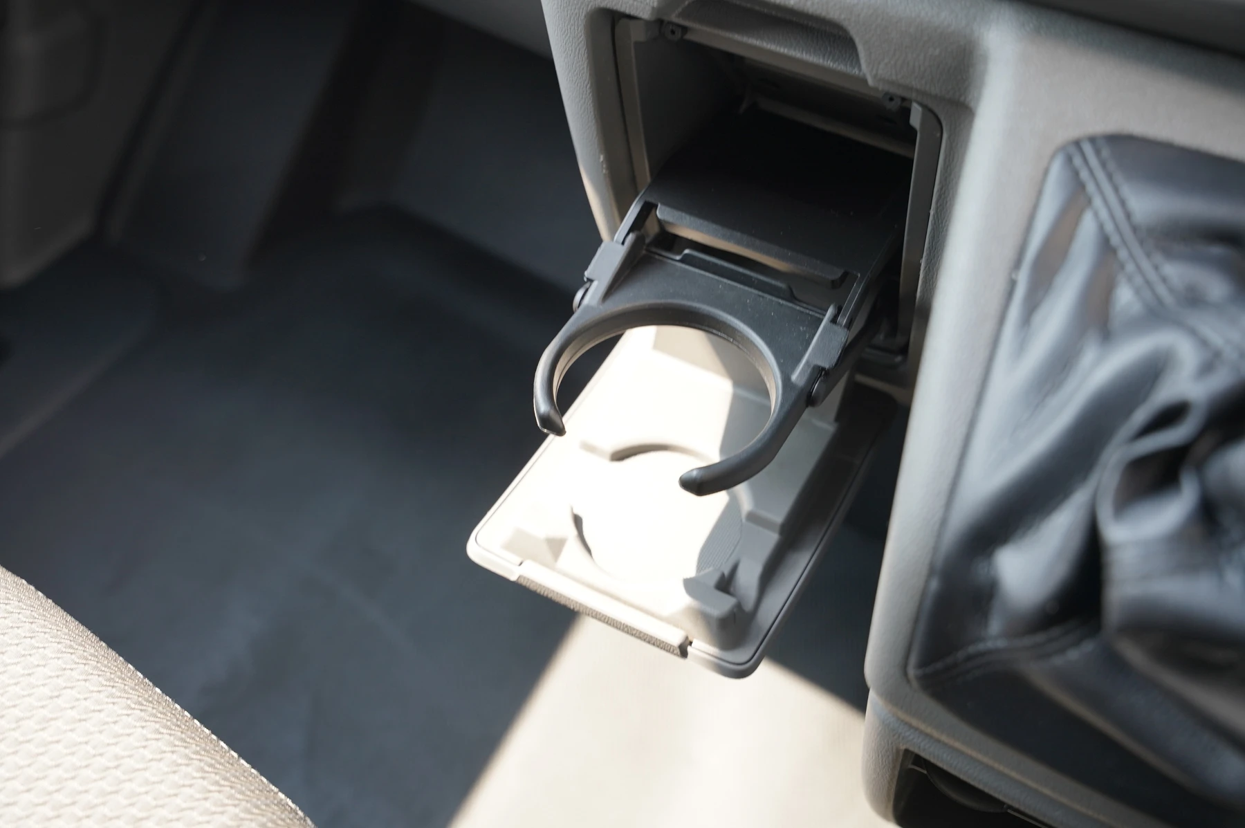 Volkswagen-Transporter-image-22