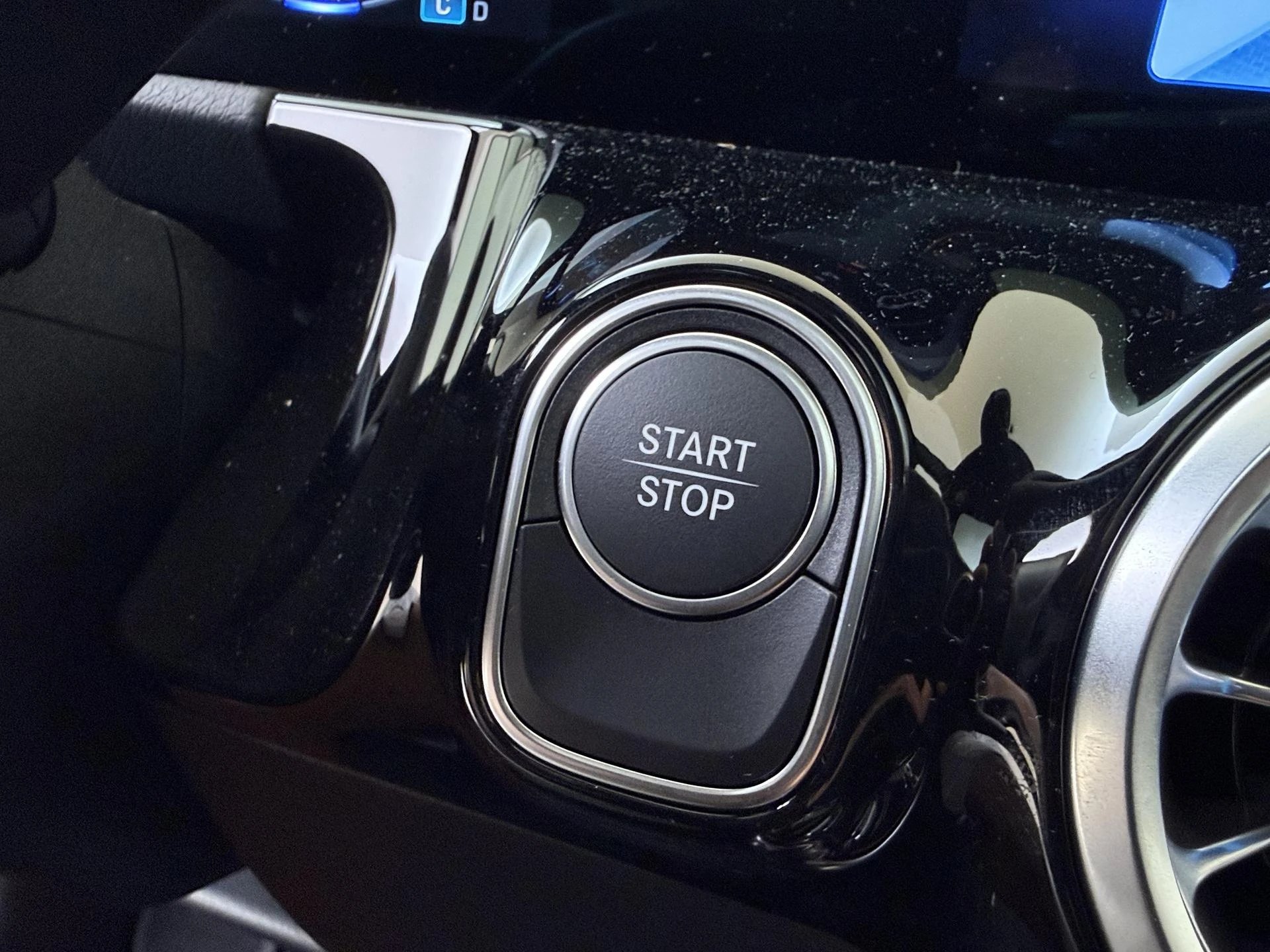 Mercedes-Benz-EQA-image-22