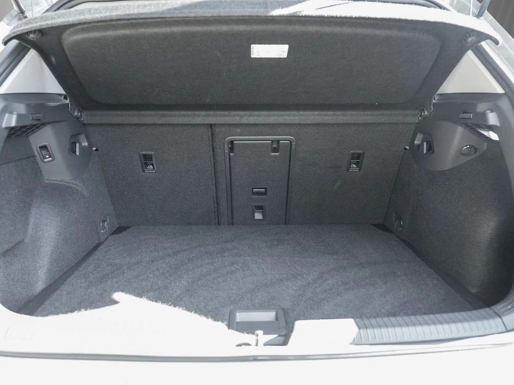 Volkswagen-Golf-image-5
