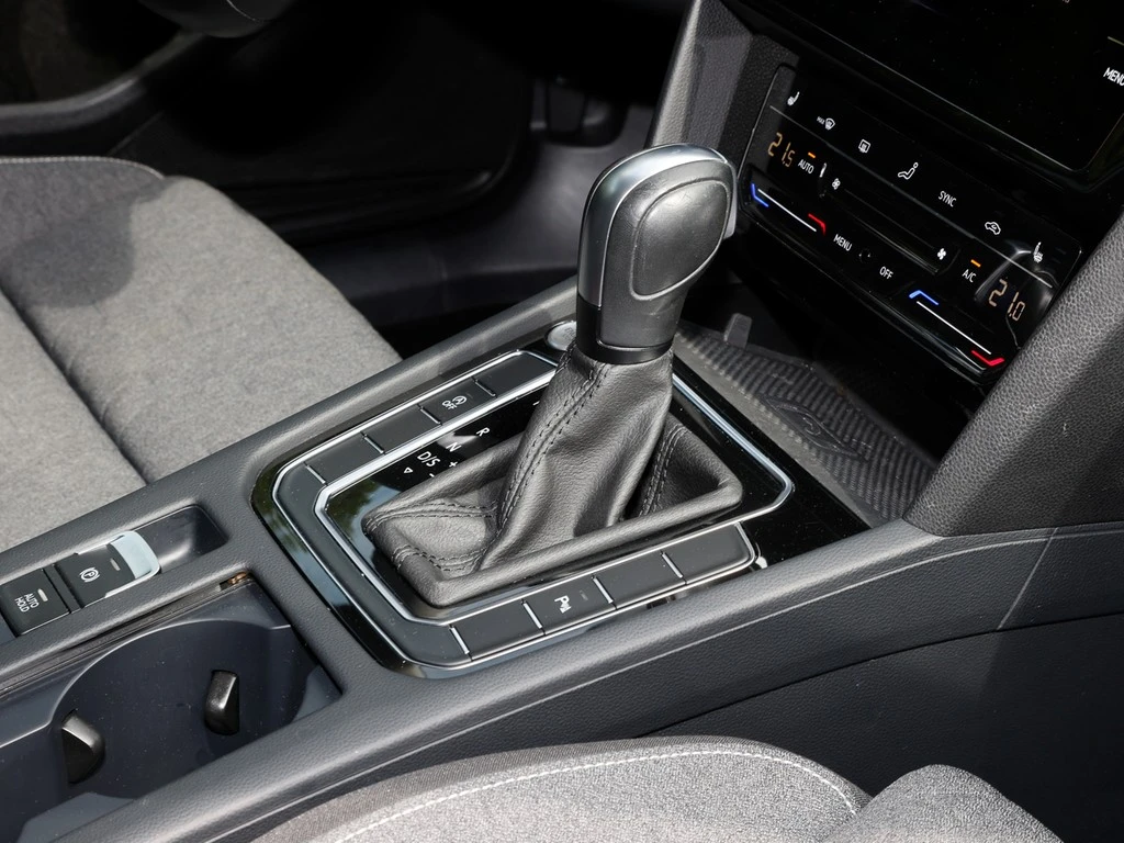 Volkswagen-Passat-image-8