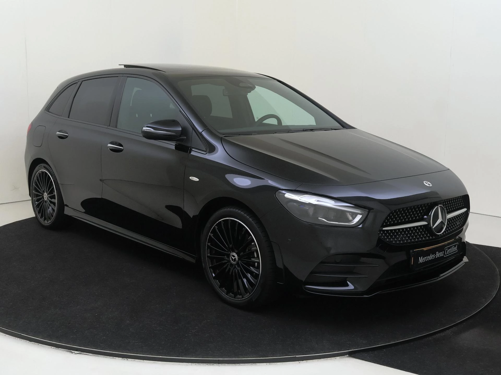 Mercedes-Benz-B-Klasse-image-1
