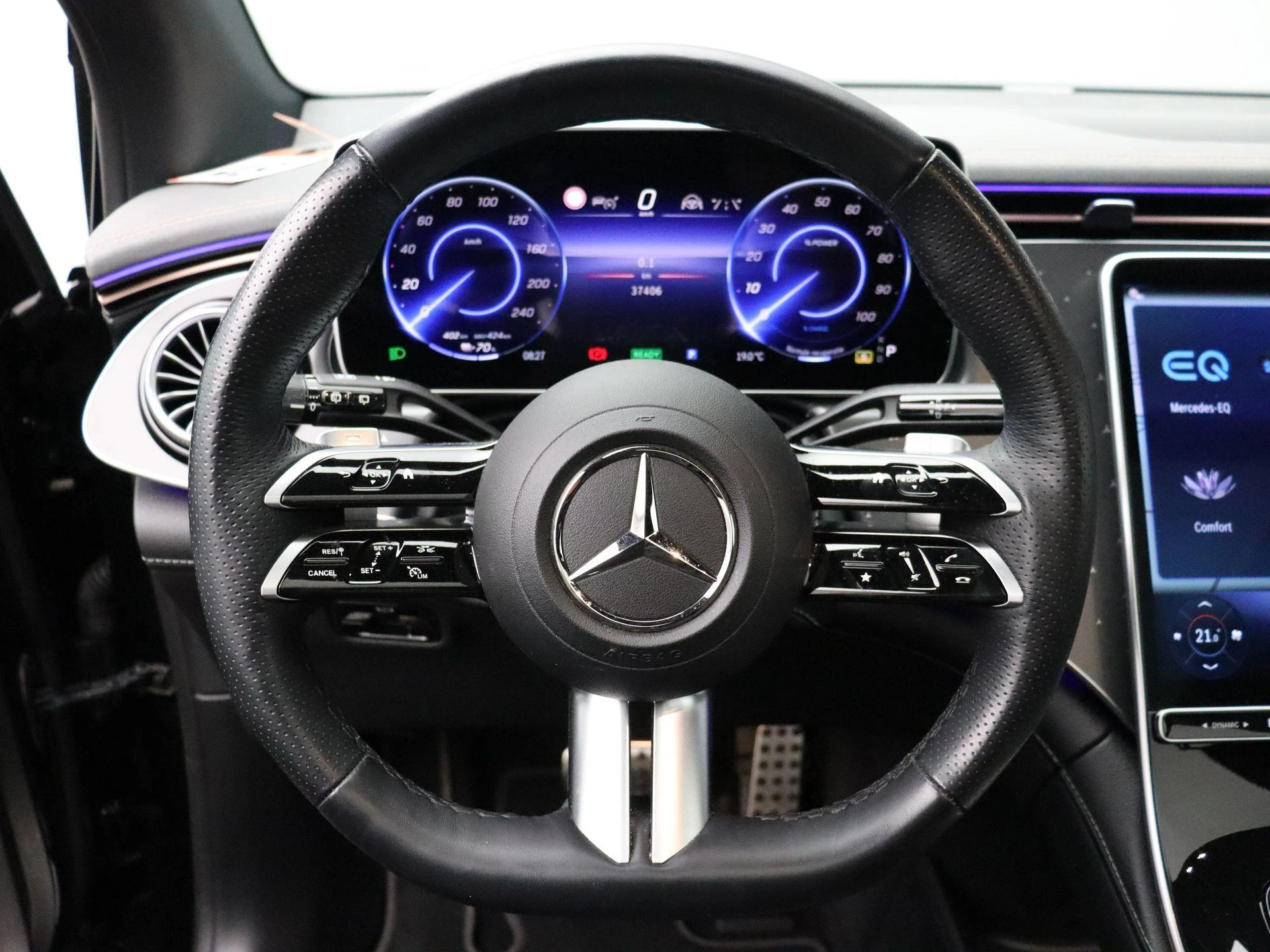 Mercedes-Benz-EQE-image-23