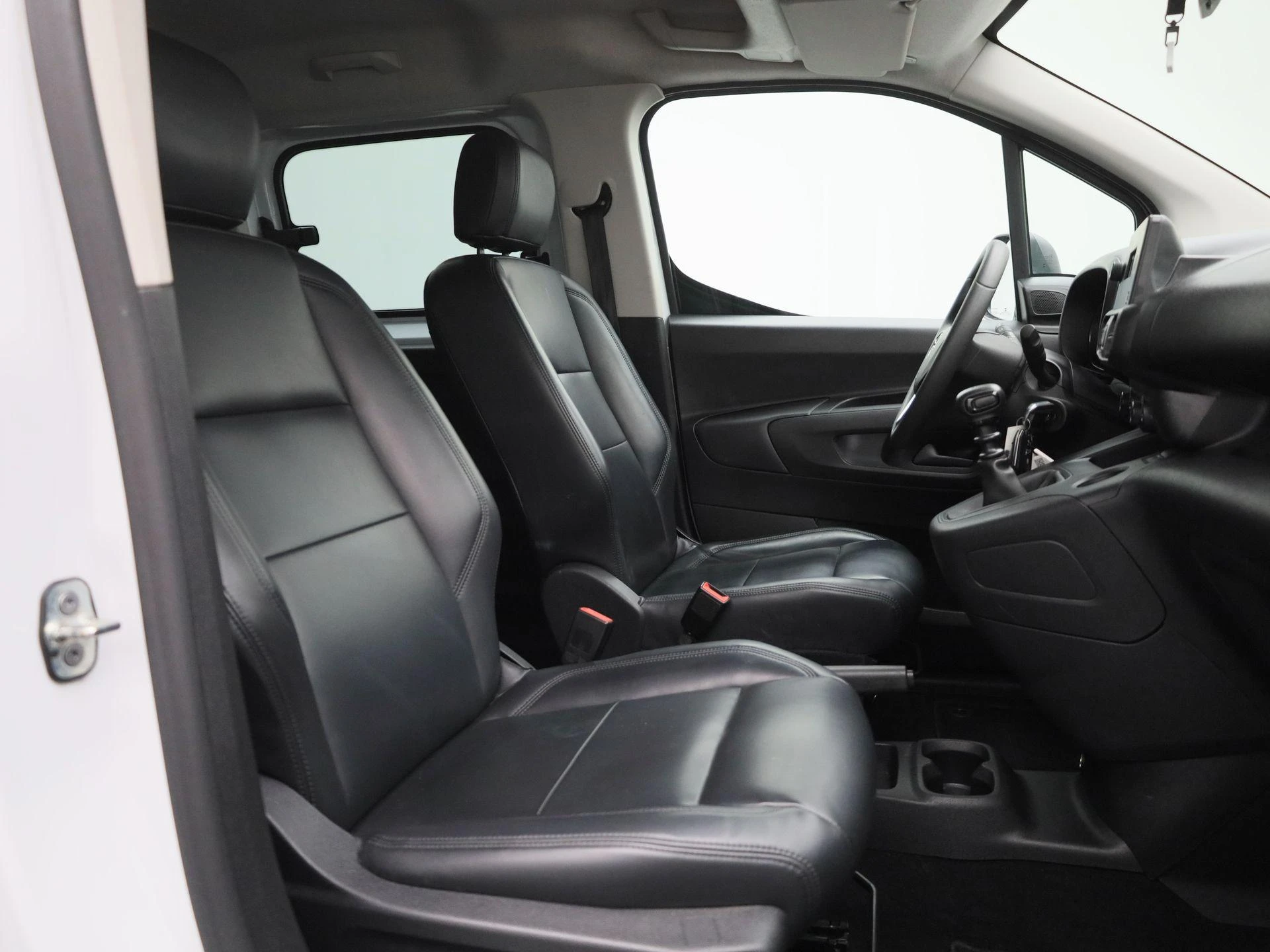 Opel-Combo Life-image-30