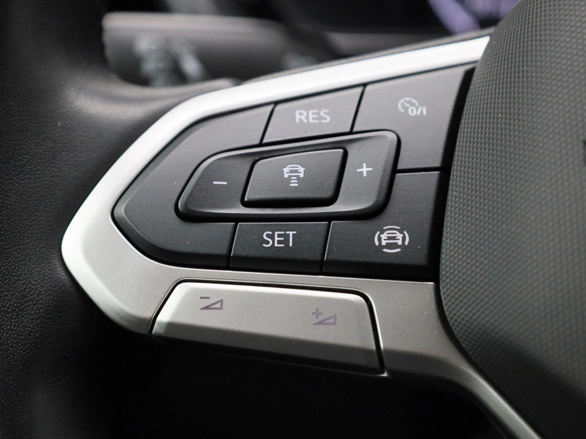 Volkswagen-T-Cross-image-17
