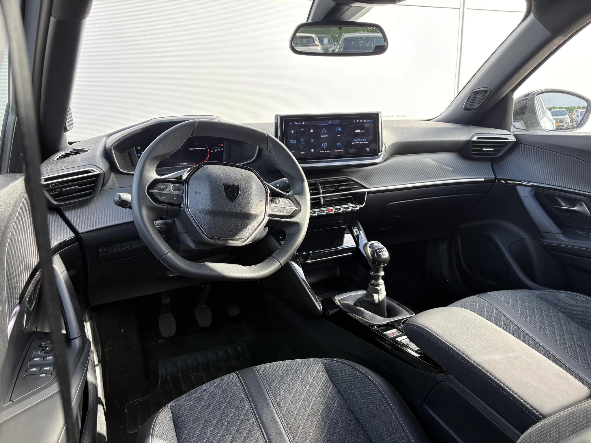 Peugeot-2008-image-10