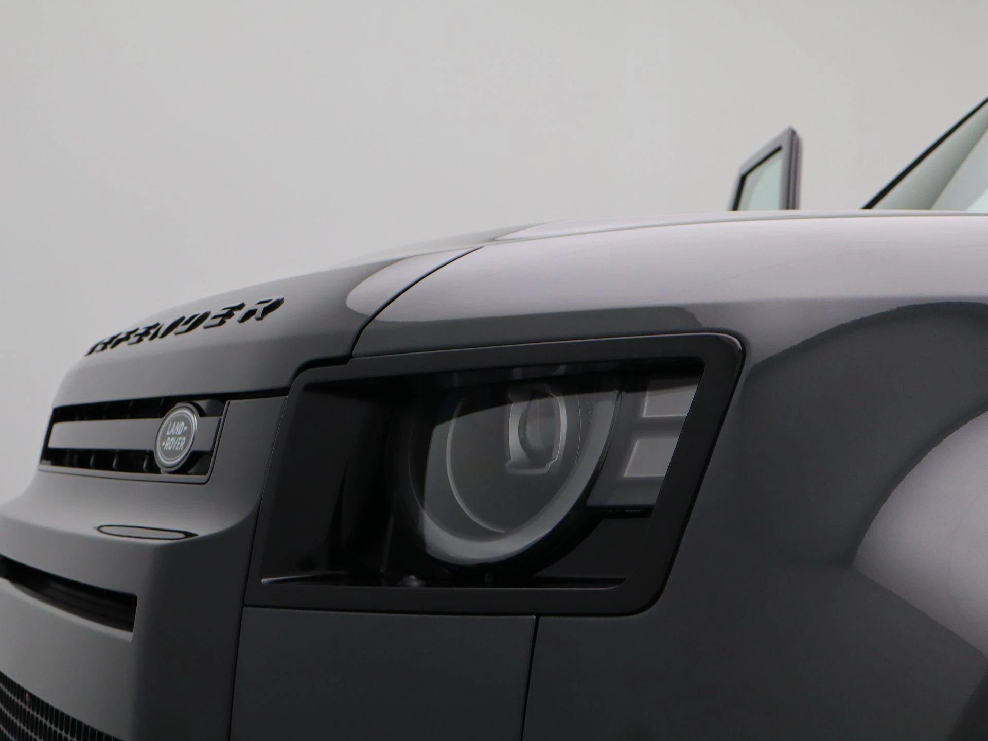 Land Rover-Defender-image-15