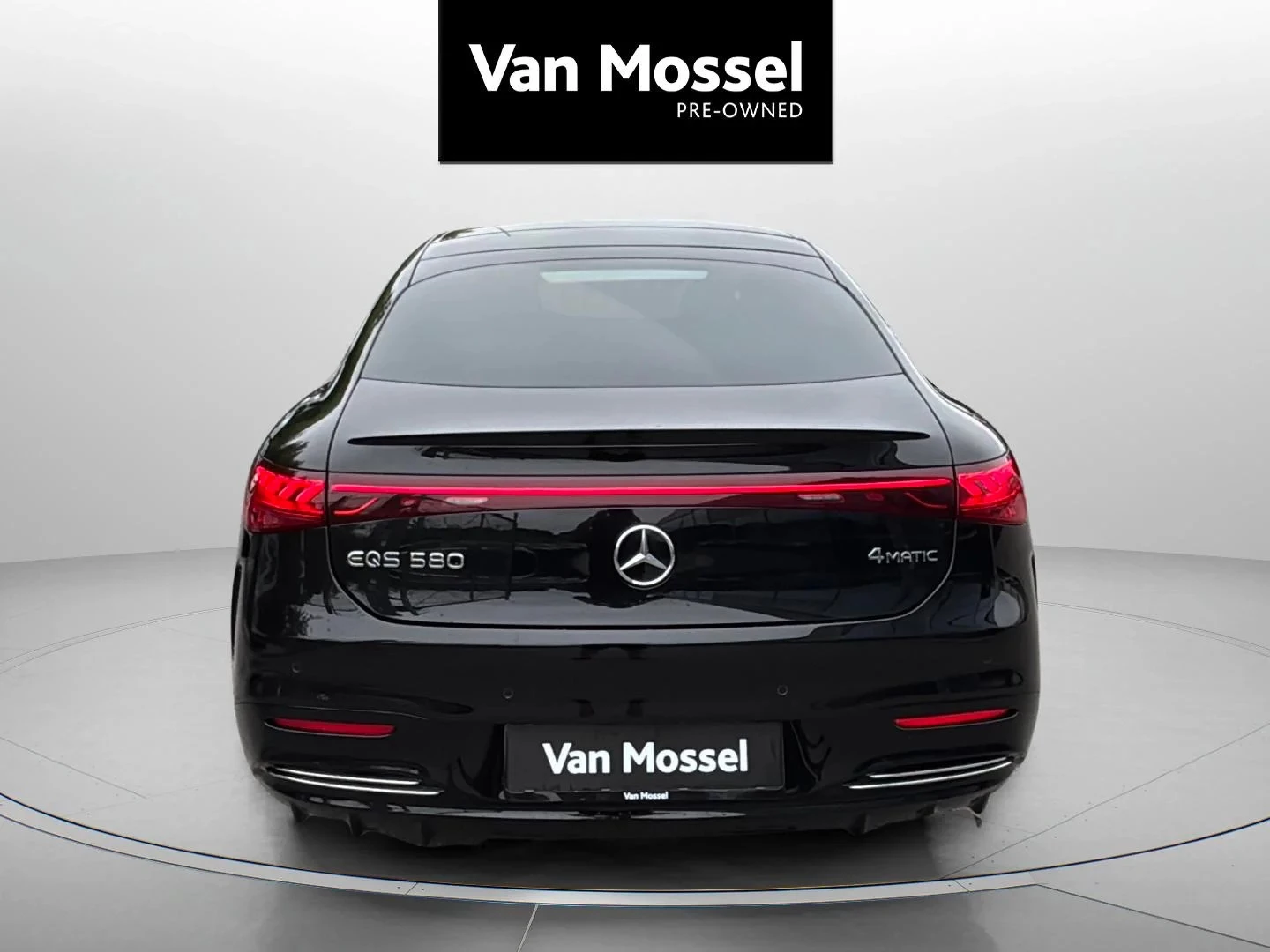 Mercedes-Benz-EQS-image-3