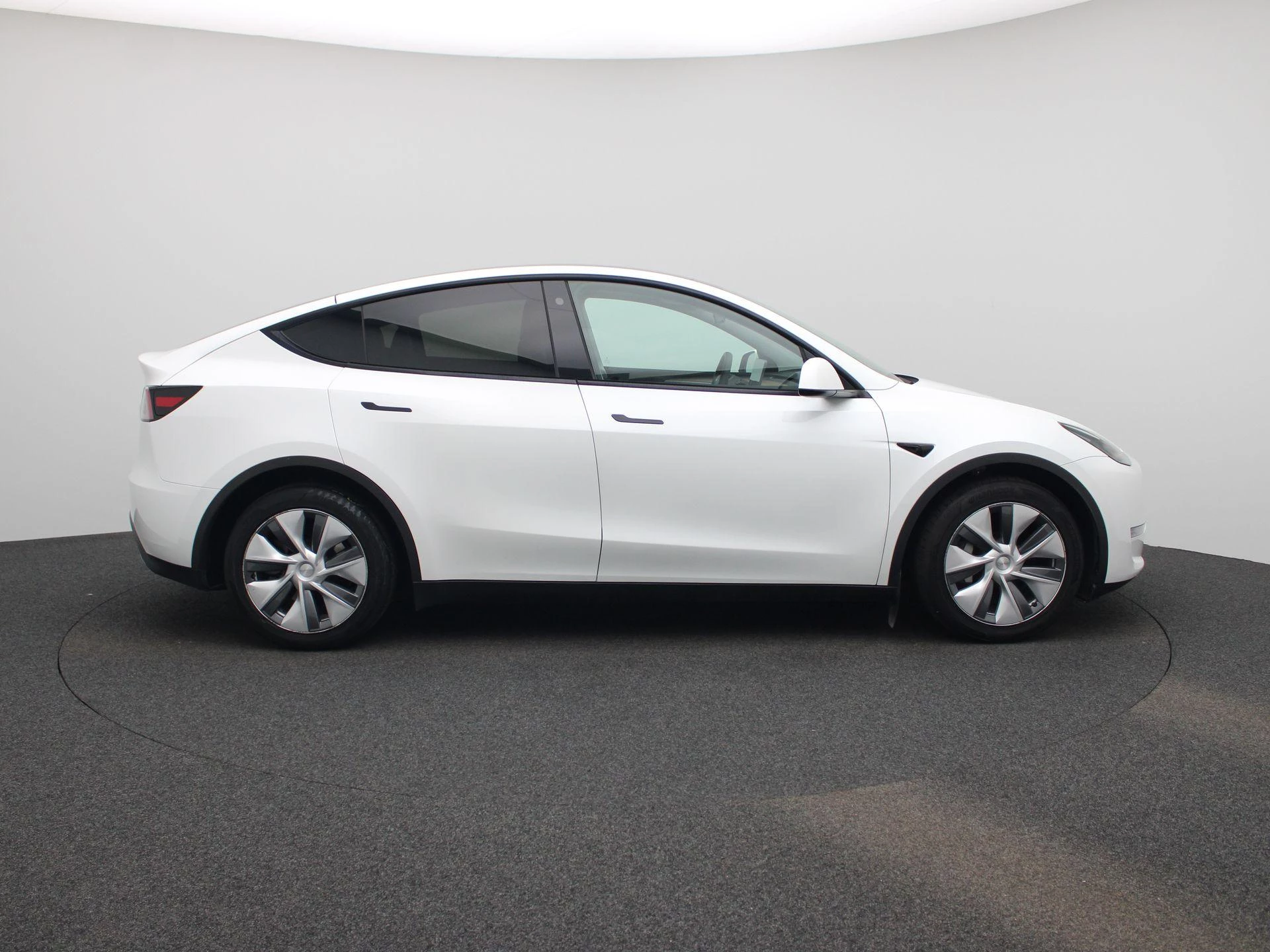 Tesla Model Y Long Range Dual Motor AWD