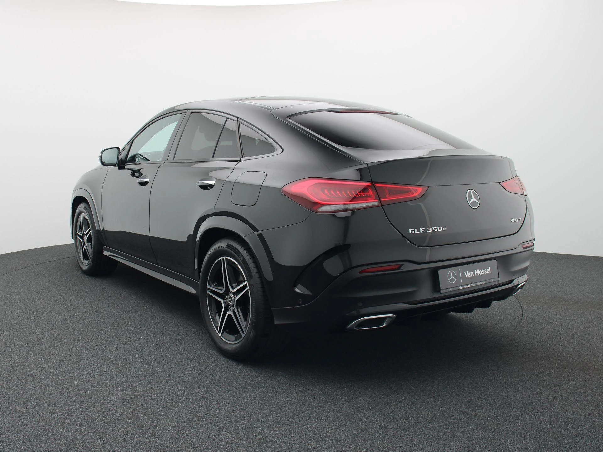 Mercedes-Benz-GLE-image-1