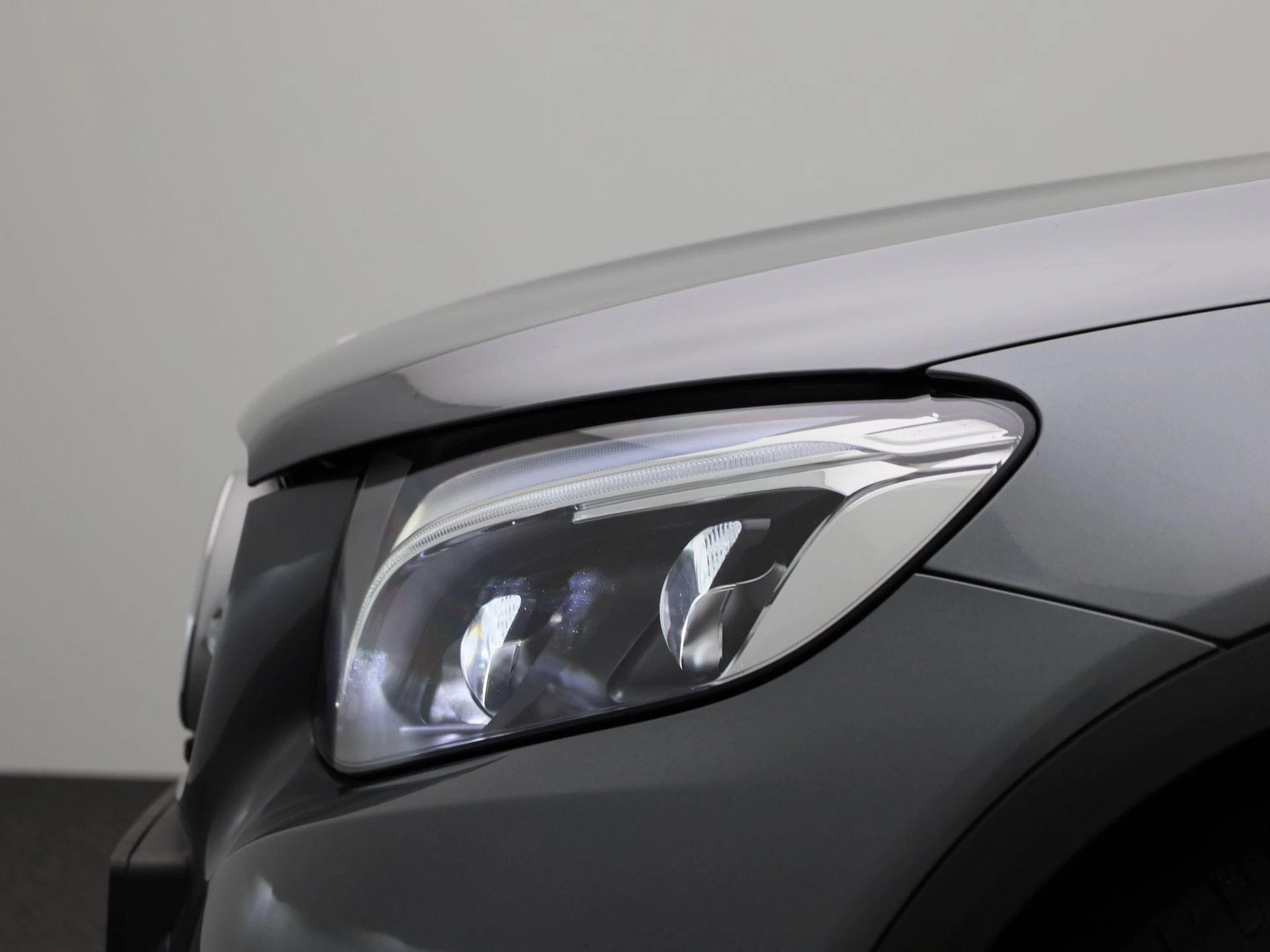 Mercedes-Benz-GLC-image-15