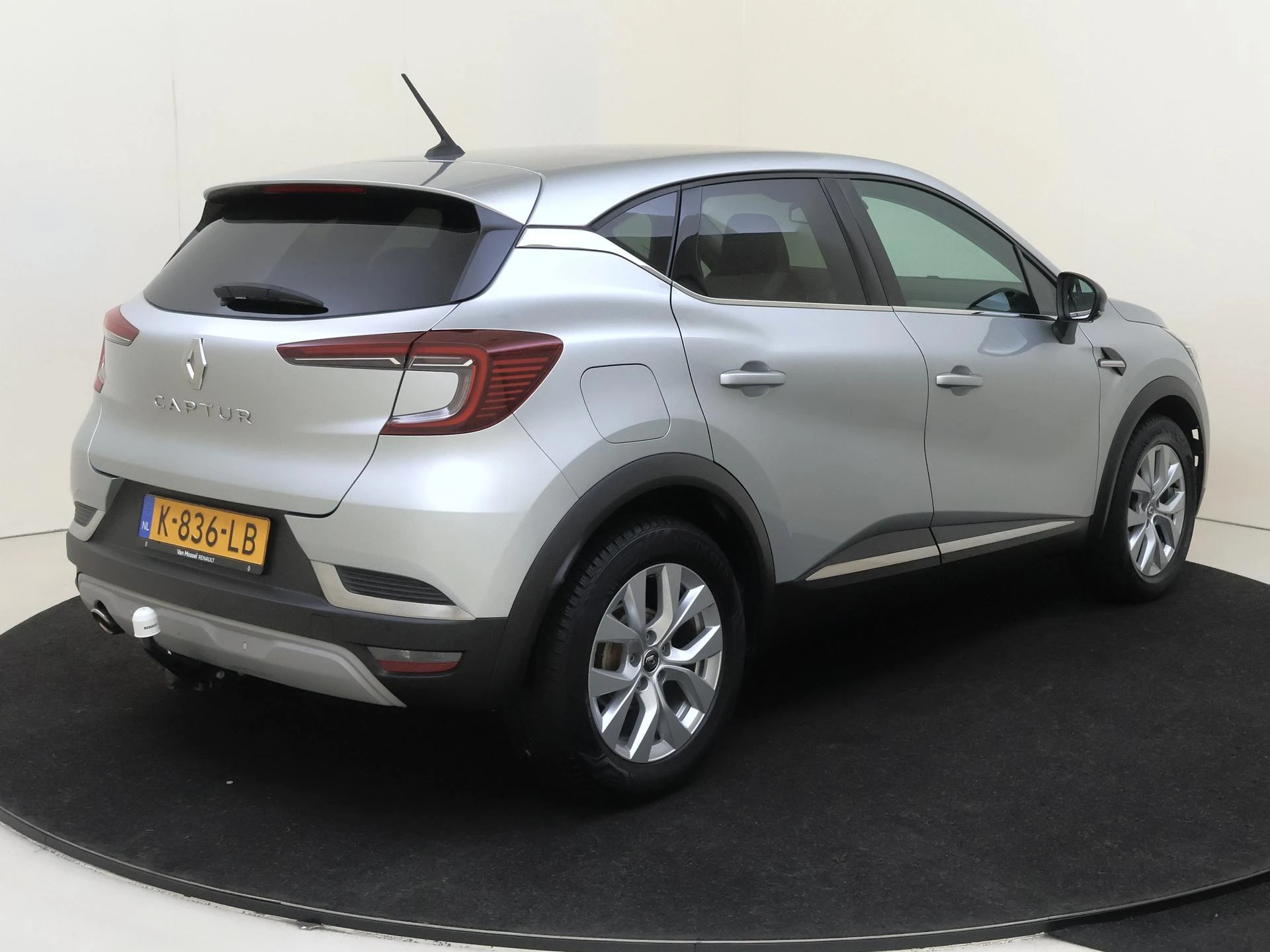 Renault-Captur-image-3