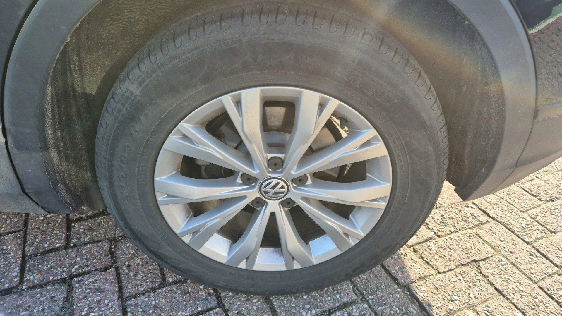 Volkswagen-Tiguan-image-15