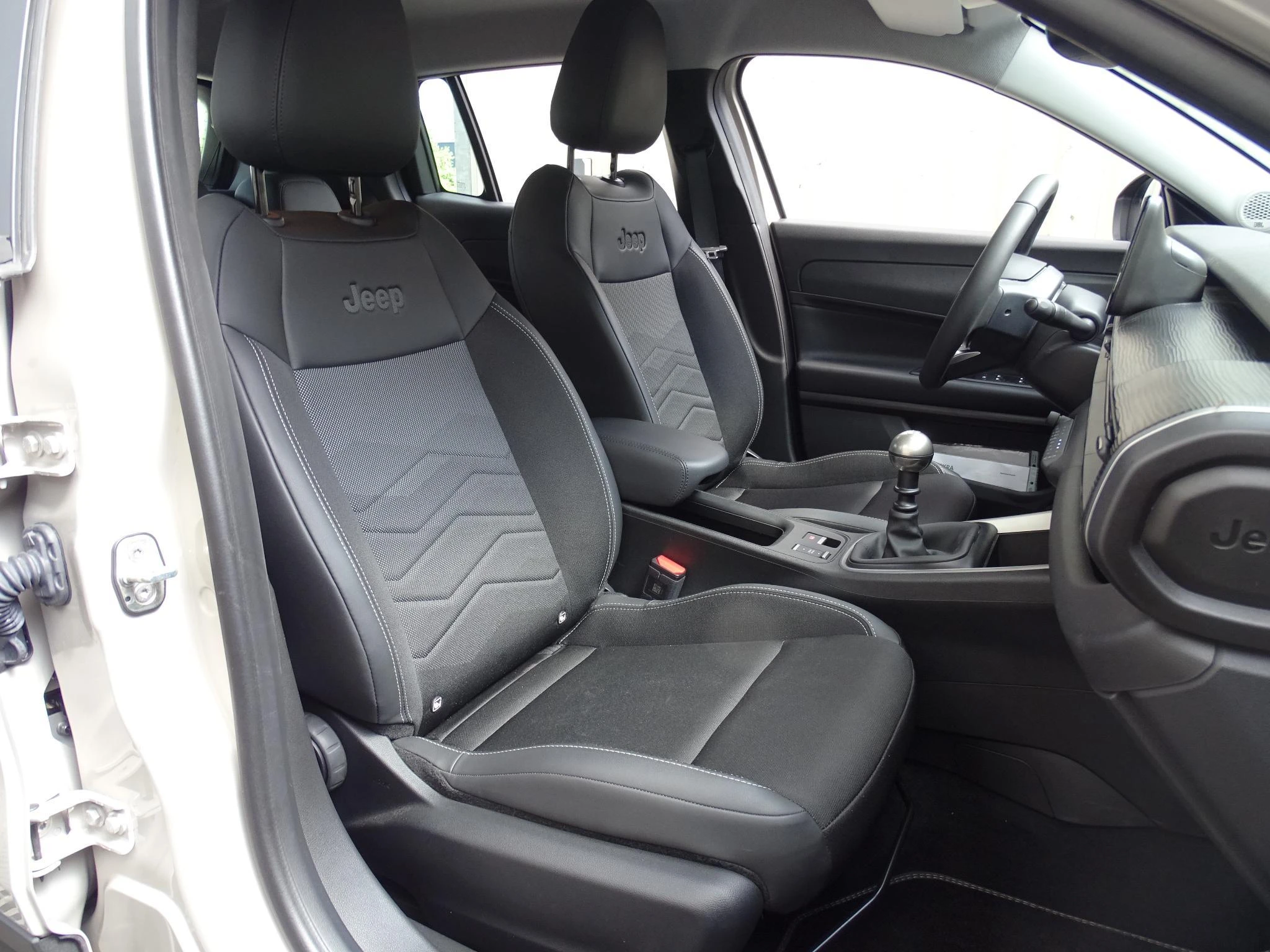 Jeep-Avenger-image-9