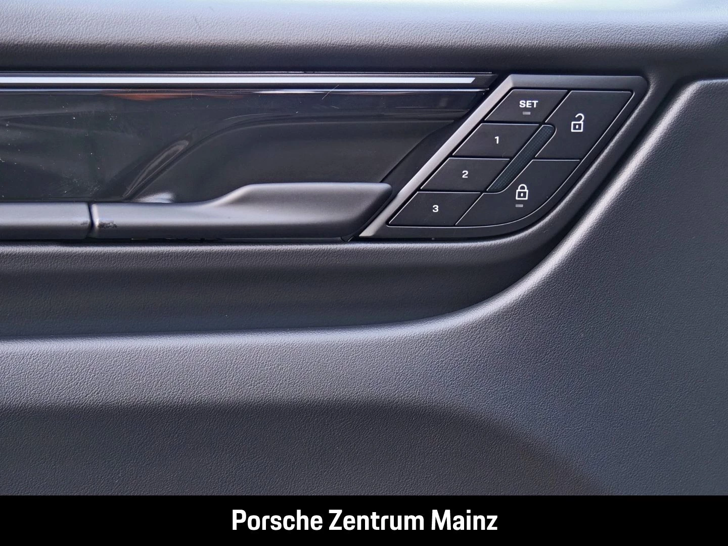 Porsche Macan 4 Surround-View Luftfederung Sitzbelüftung -