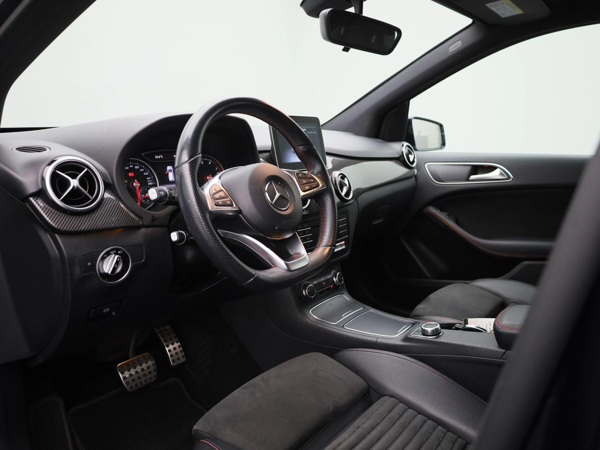 Mercedes-Benz-B-Klasse-image-33