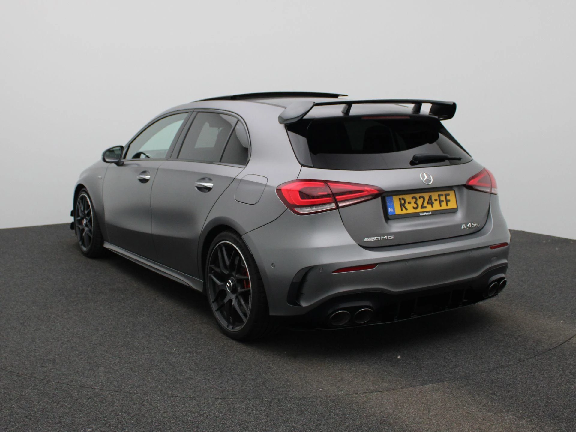 Mercedes-Benz A-Klasse AMG 45 S 4MATIC+ Edition 1