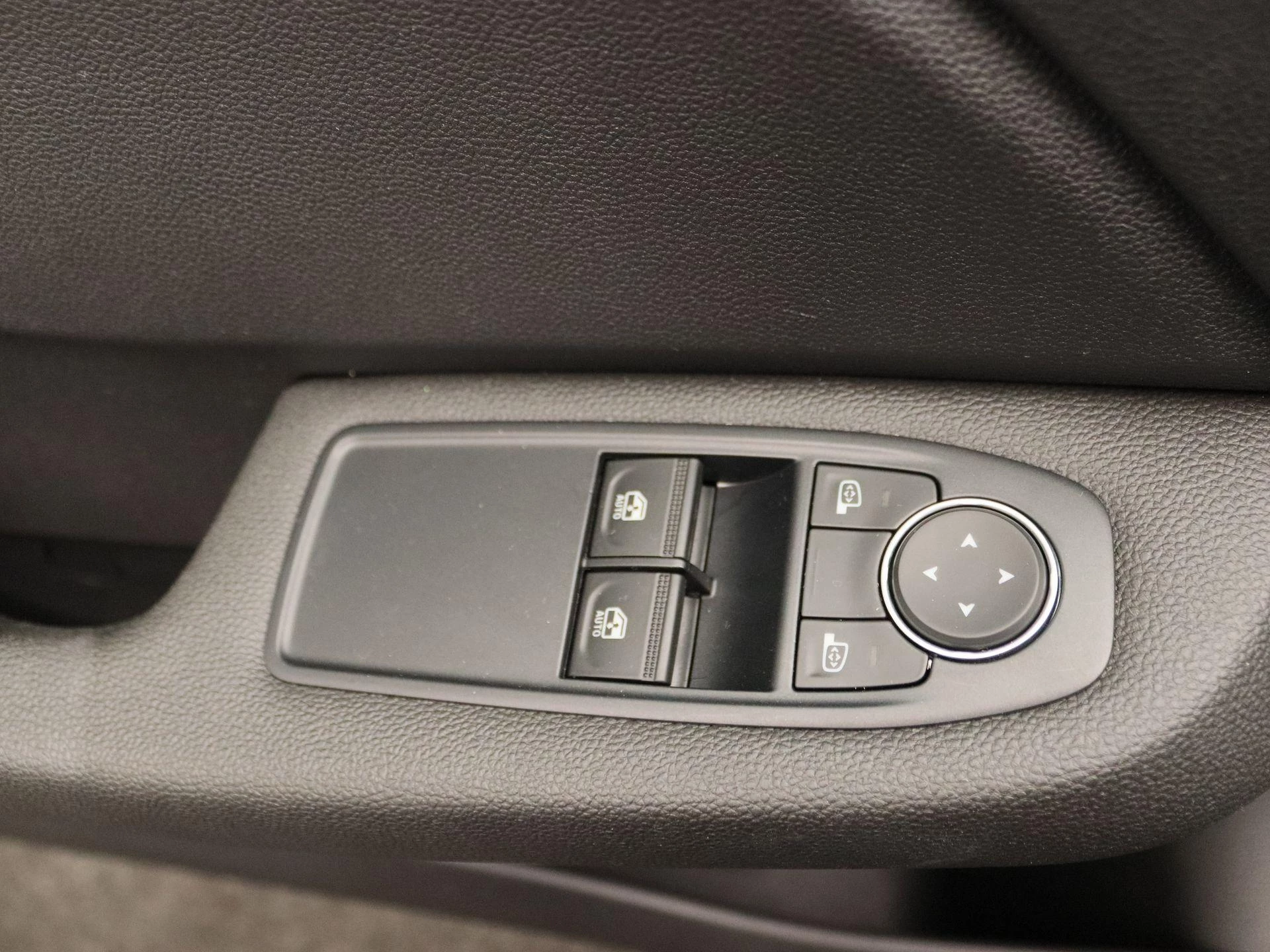 Renault-Clio-image-19