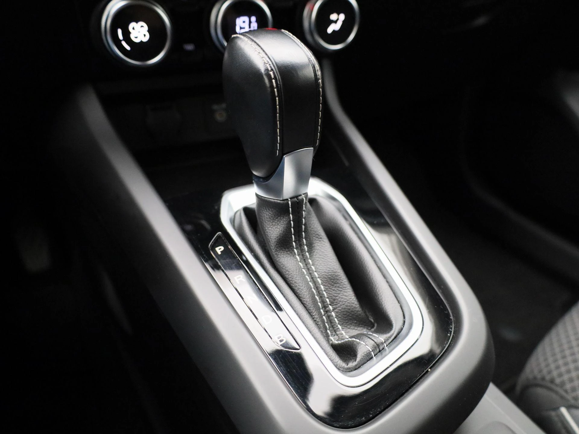 Renault-Arkana-image-25