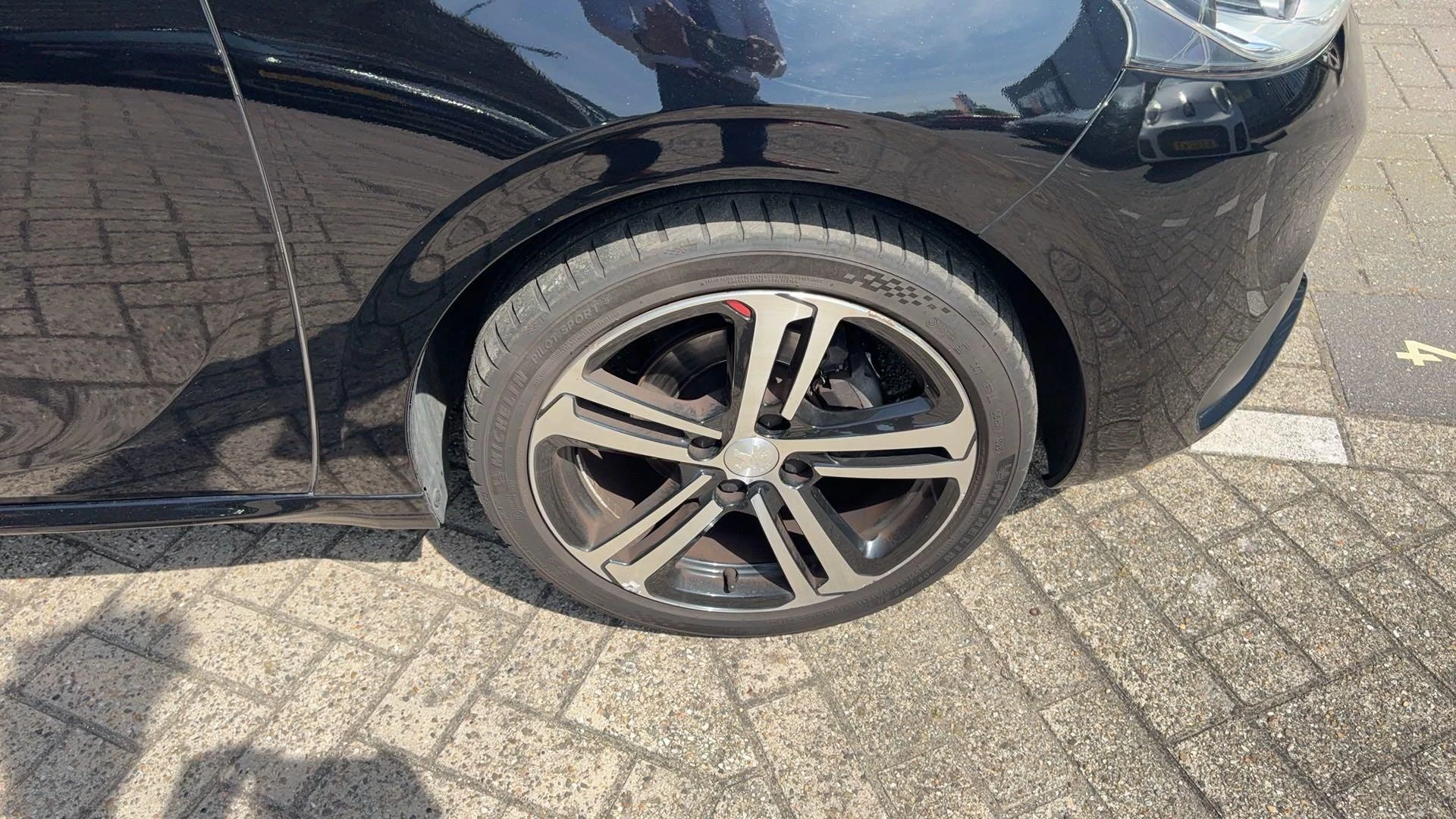 Peugeot-208-image-14