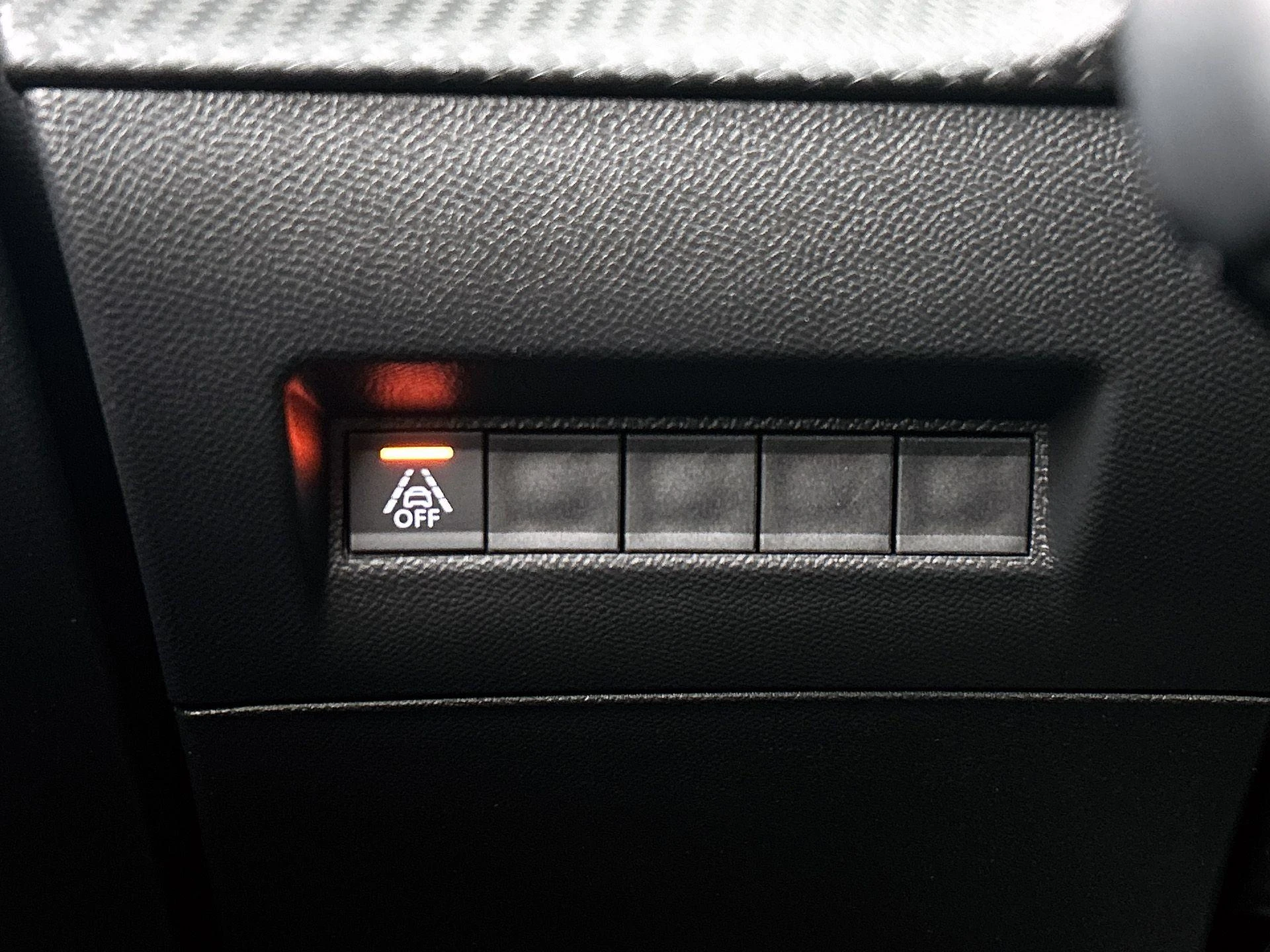 Peugeot-208-image-16