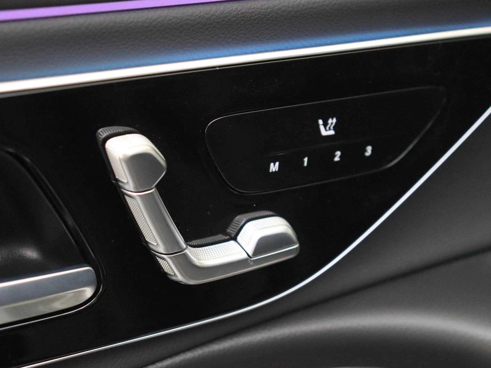 Mercedes-Benz-E-Klasse-image-24