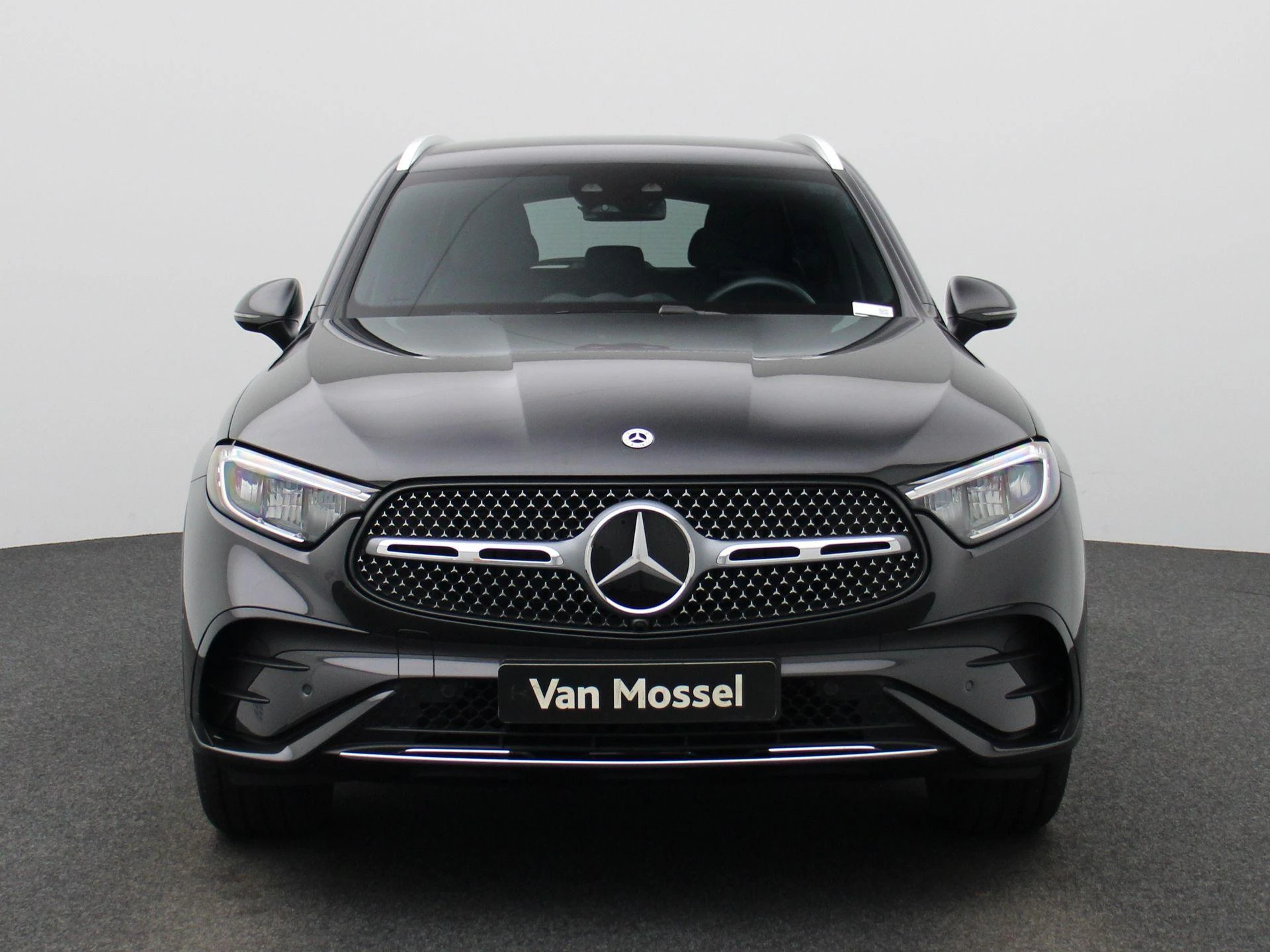 Mercedes-Benz-GLC-image-2