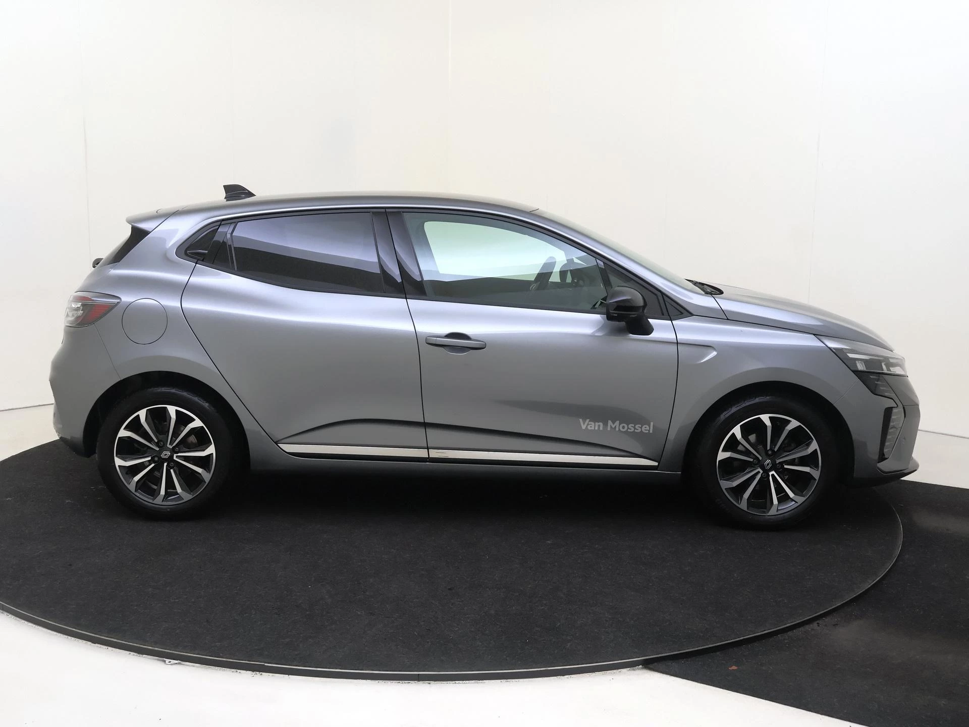 Renault-Clio-image-8