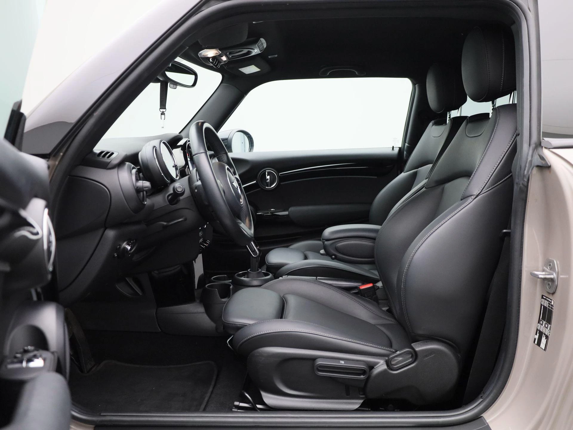 MINI-Cooper-image-10