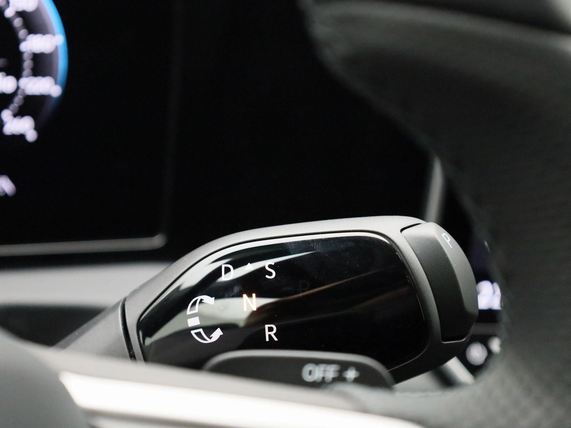 Volkswagen-Tiguan-image-21