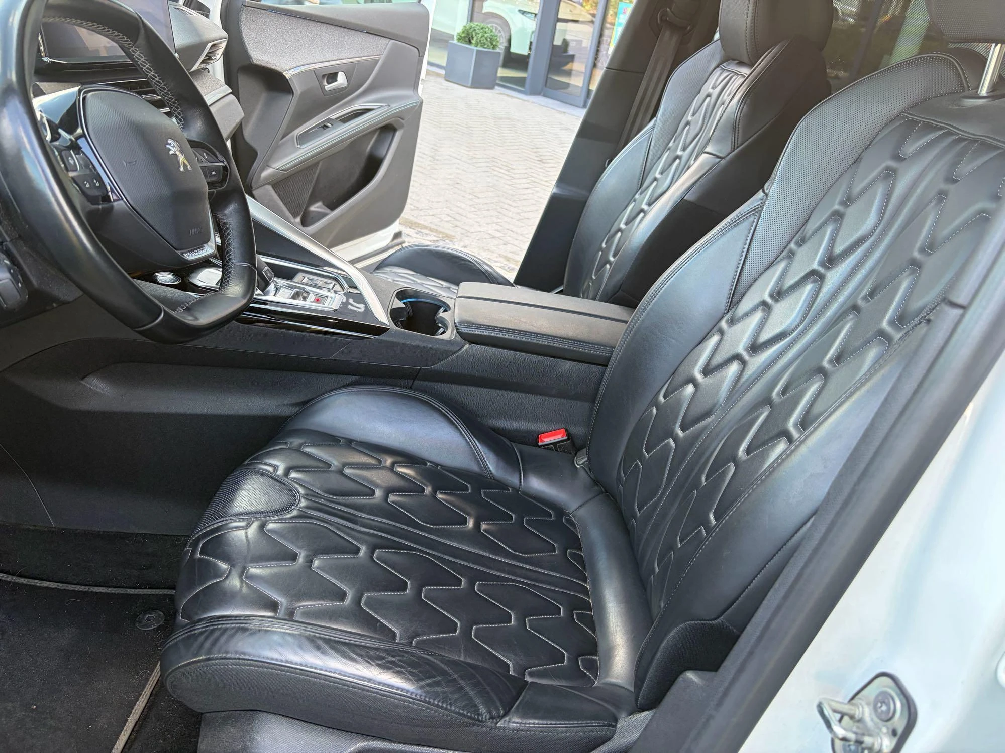Peugeot-5008-image-7