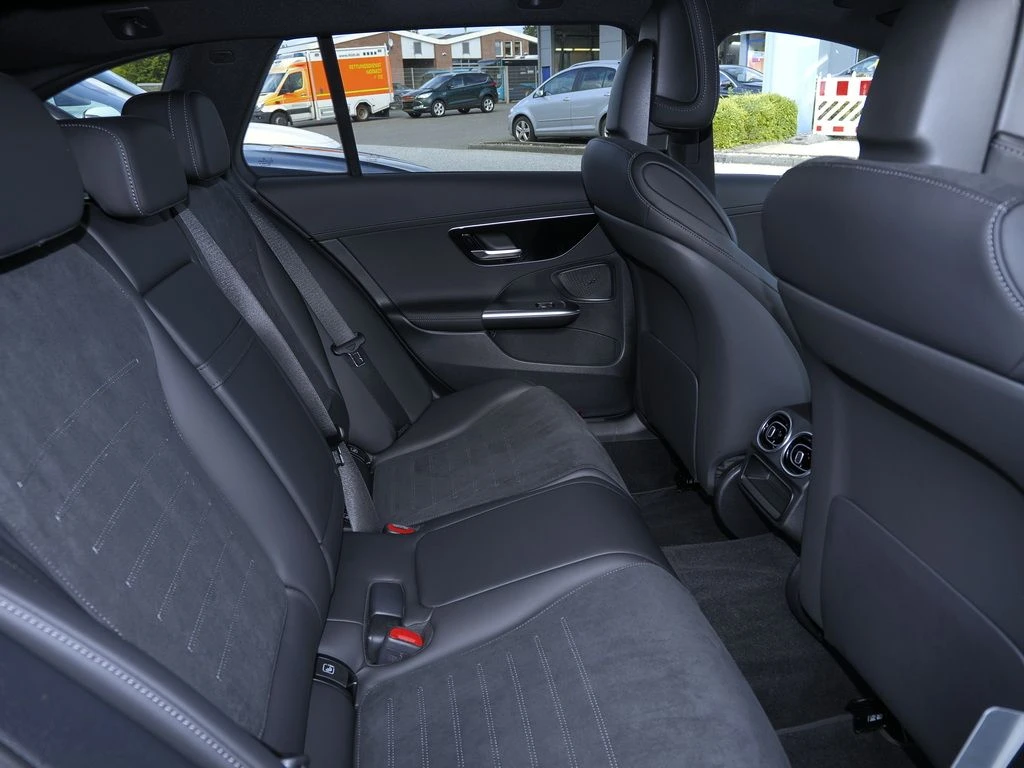 Mercedes-Benz-C-Klasse 200-image-13