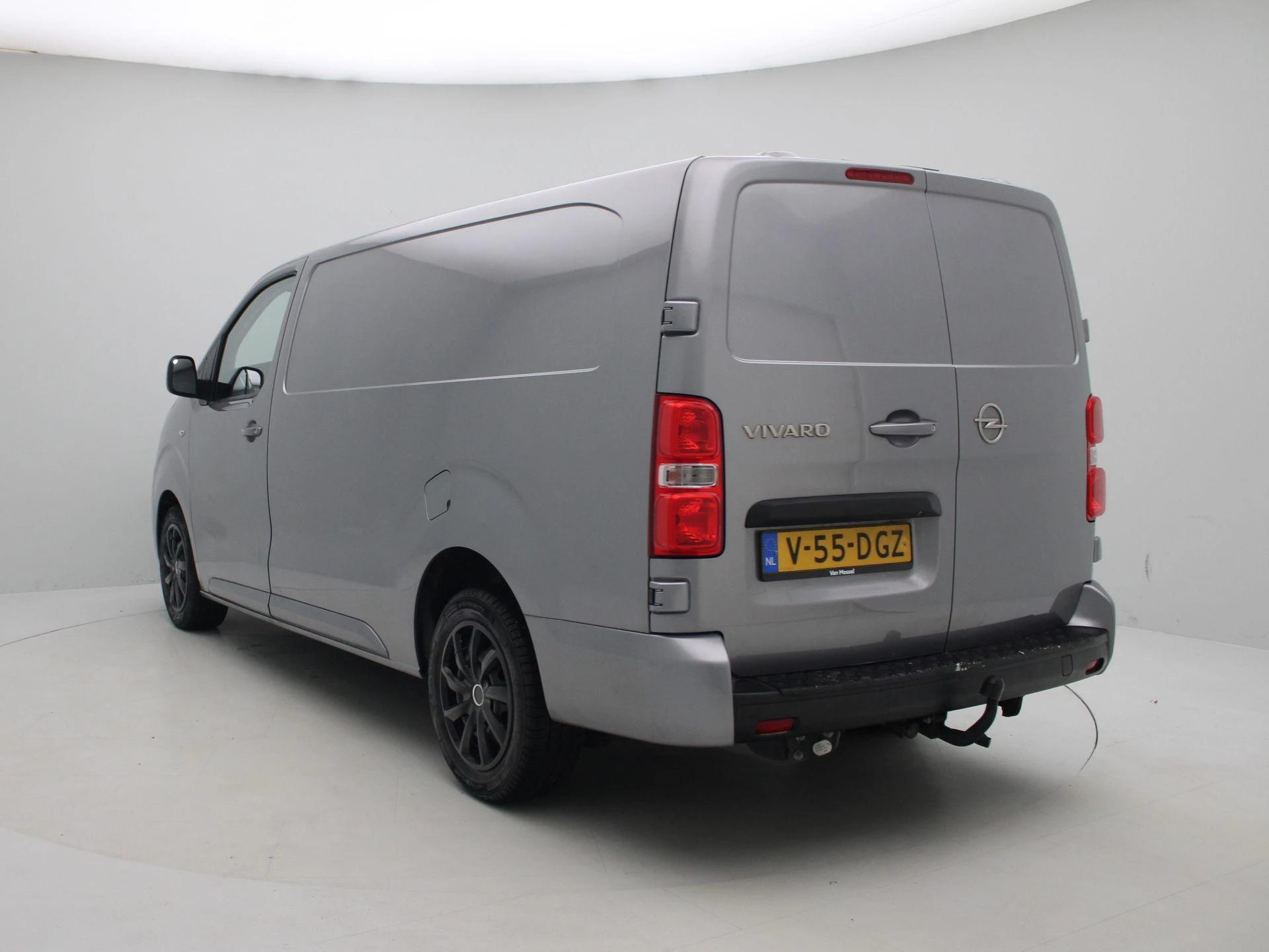 Opel-Vivaro-image-1