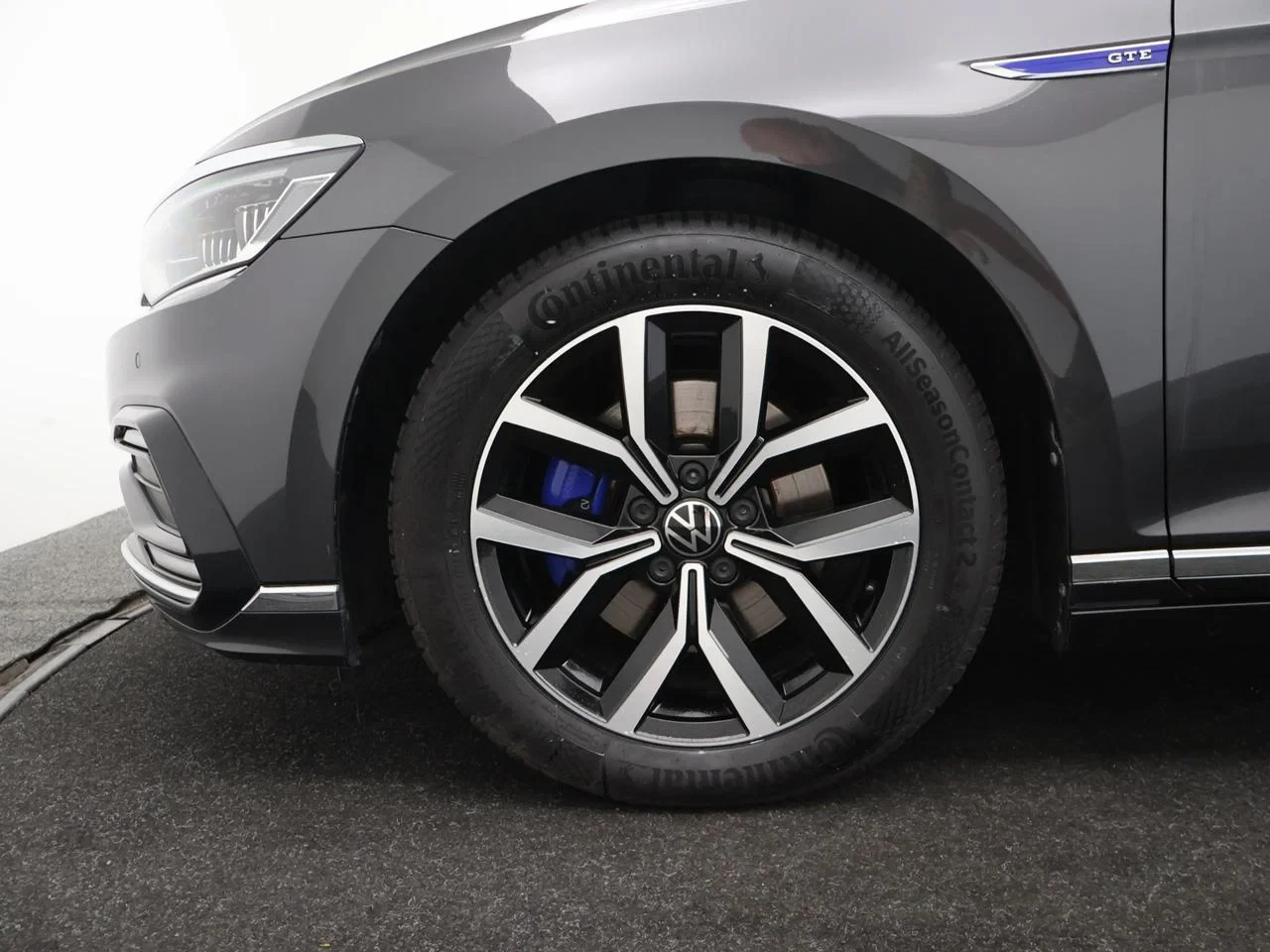 Volkswagen-Passat-image-6